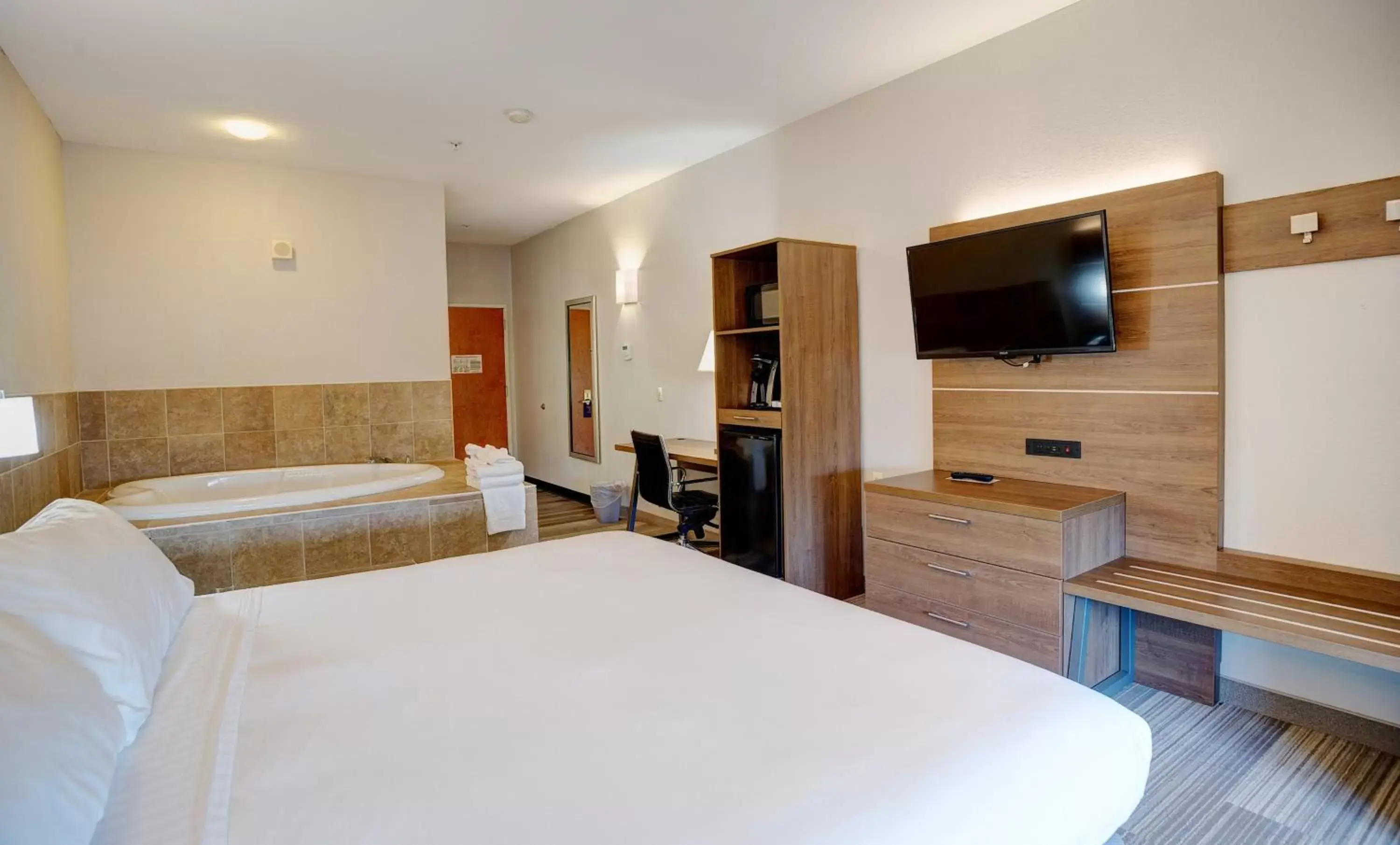 Photo of the whole room, Bed in Holiday Inn Express La Plata, an IHG Hotel