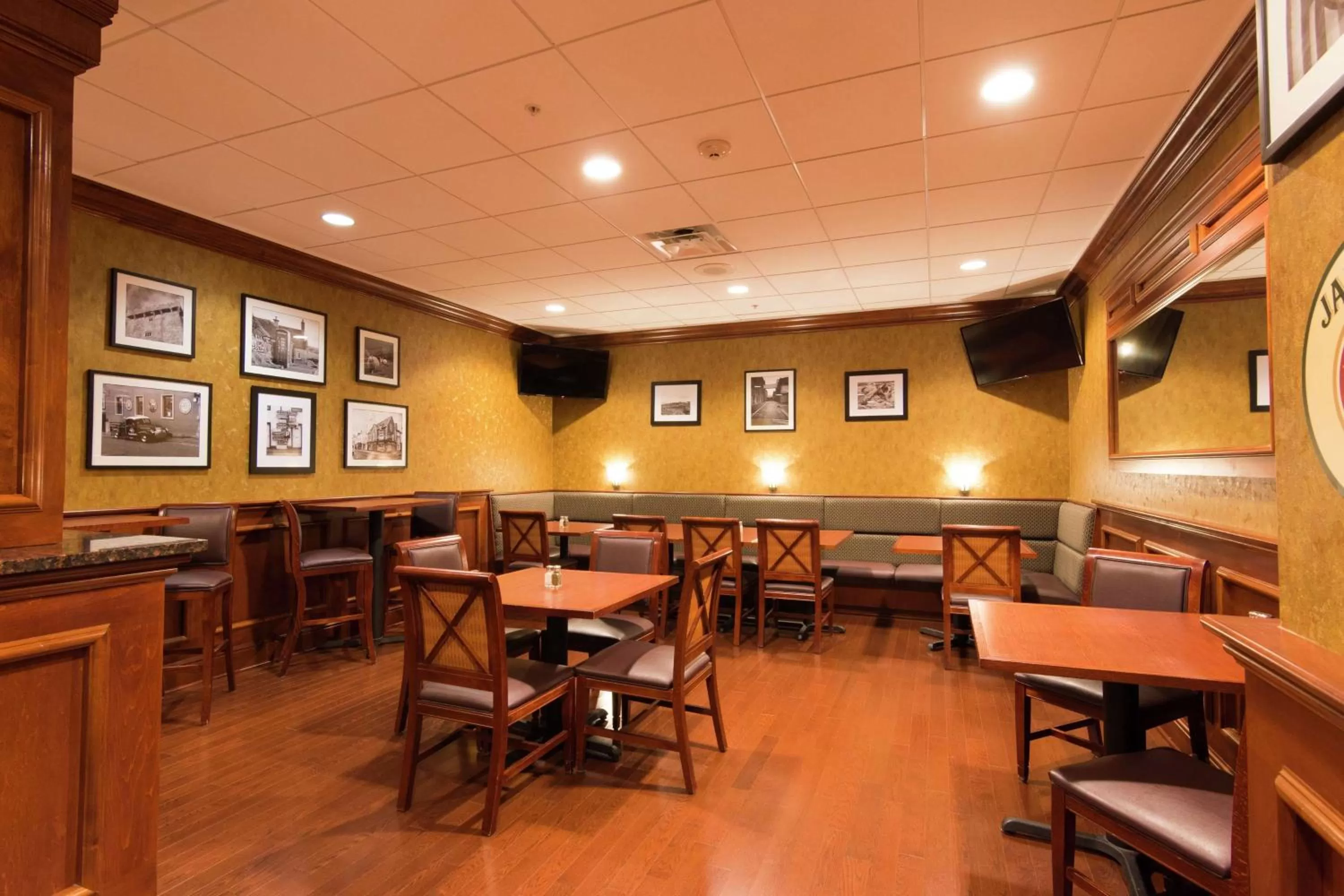 Lounge or bar in Hilton Garden Inn Bangor