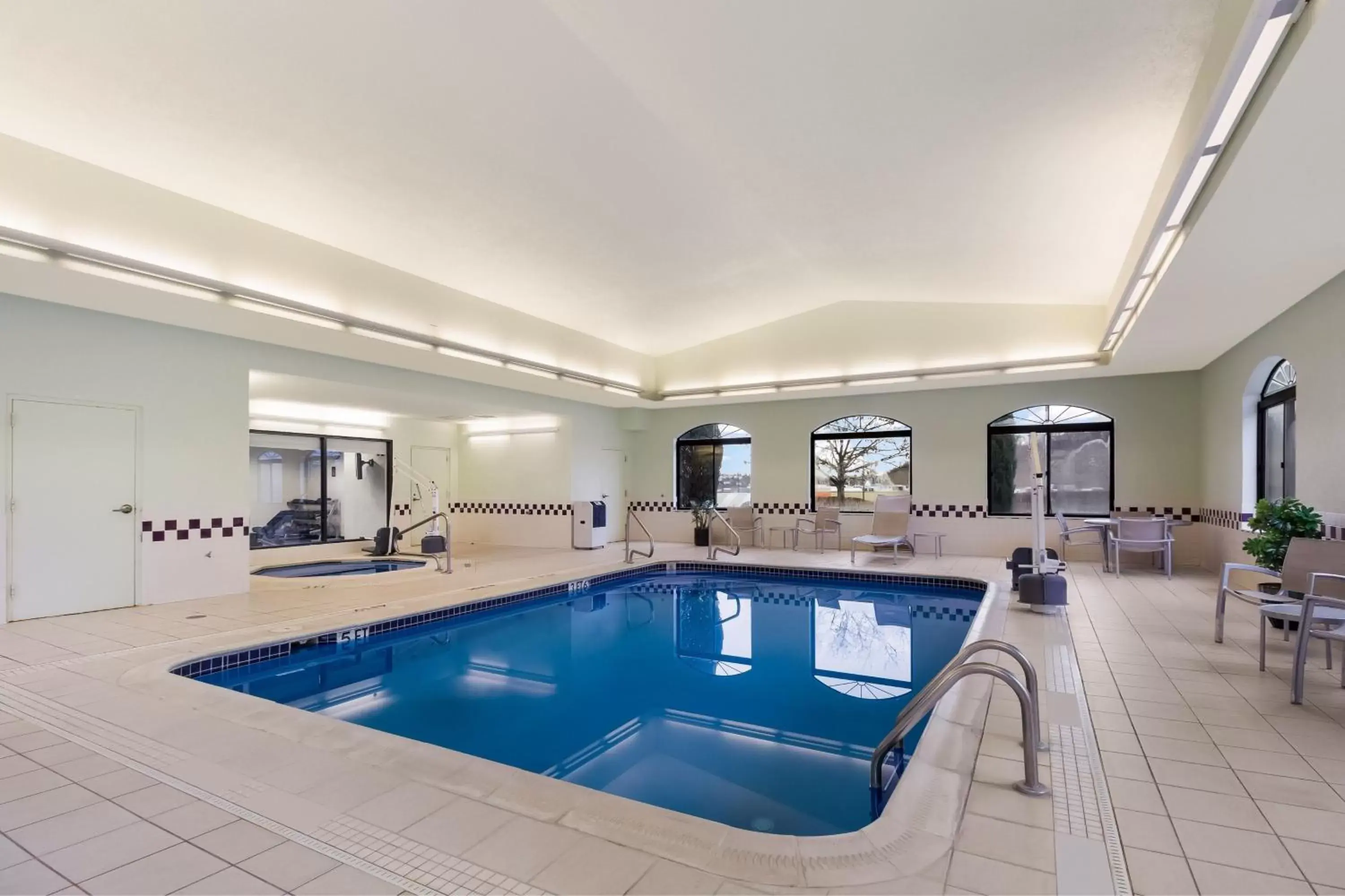 Swimming Pool in SpringHill Suites by Marriott Pittsburgh Washington