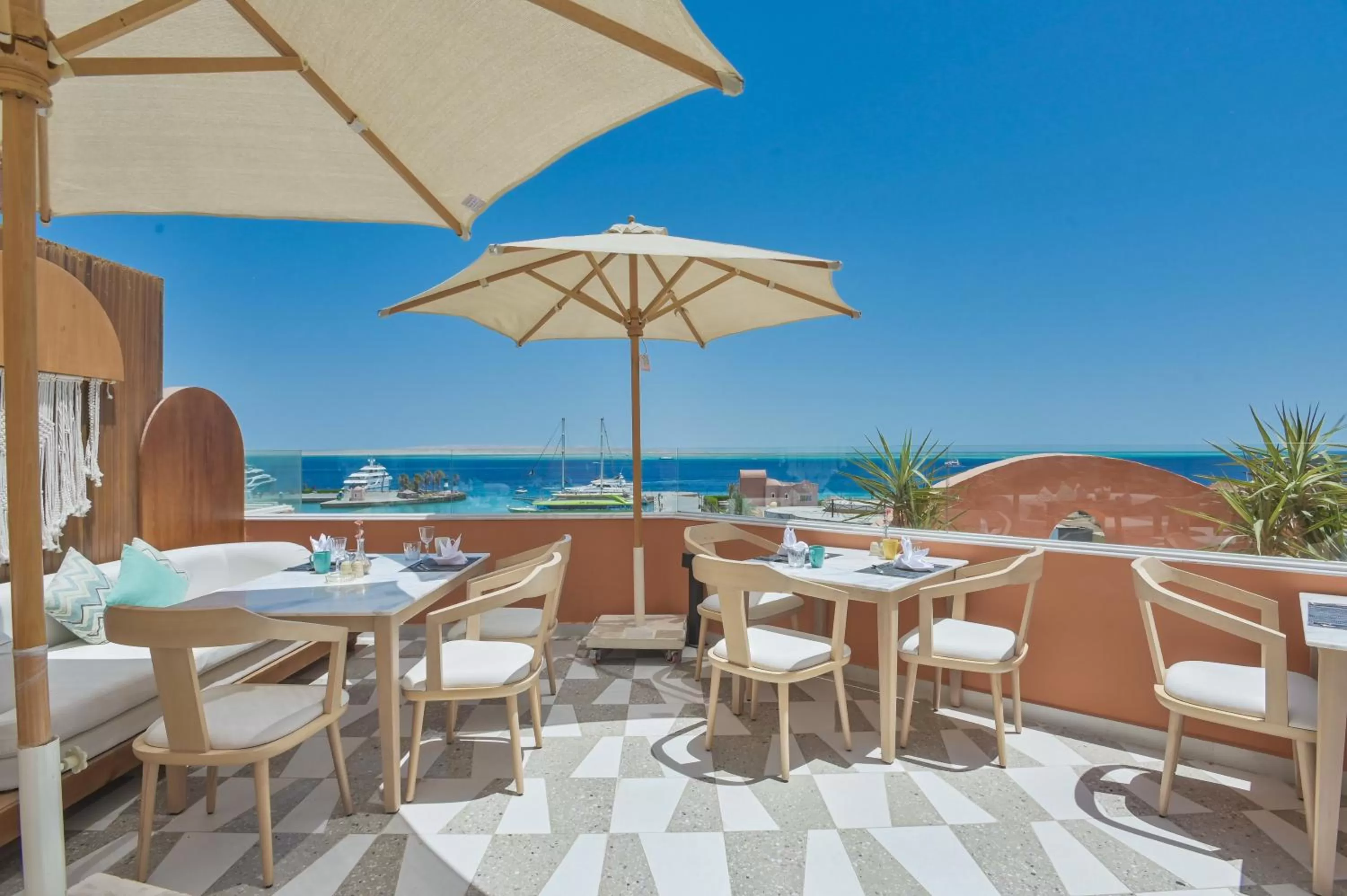 Restaurant/places to eat in AJIRA Bay Hotel Hurghada Marina