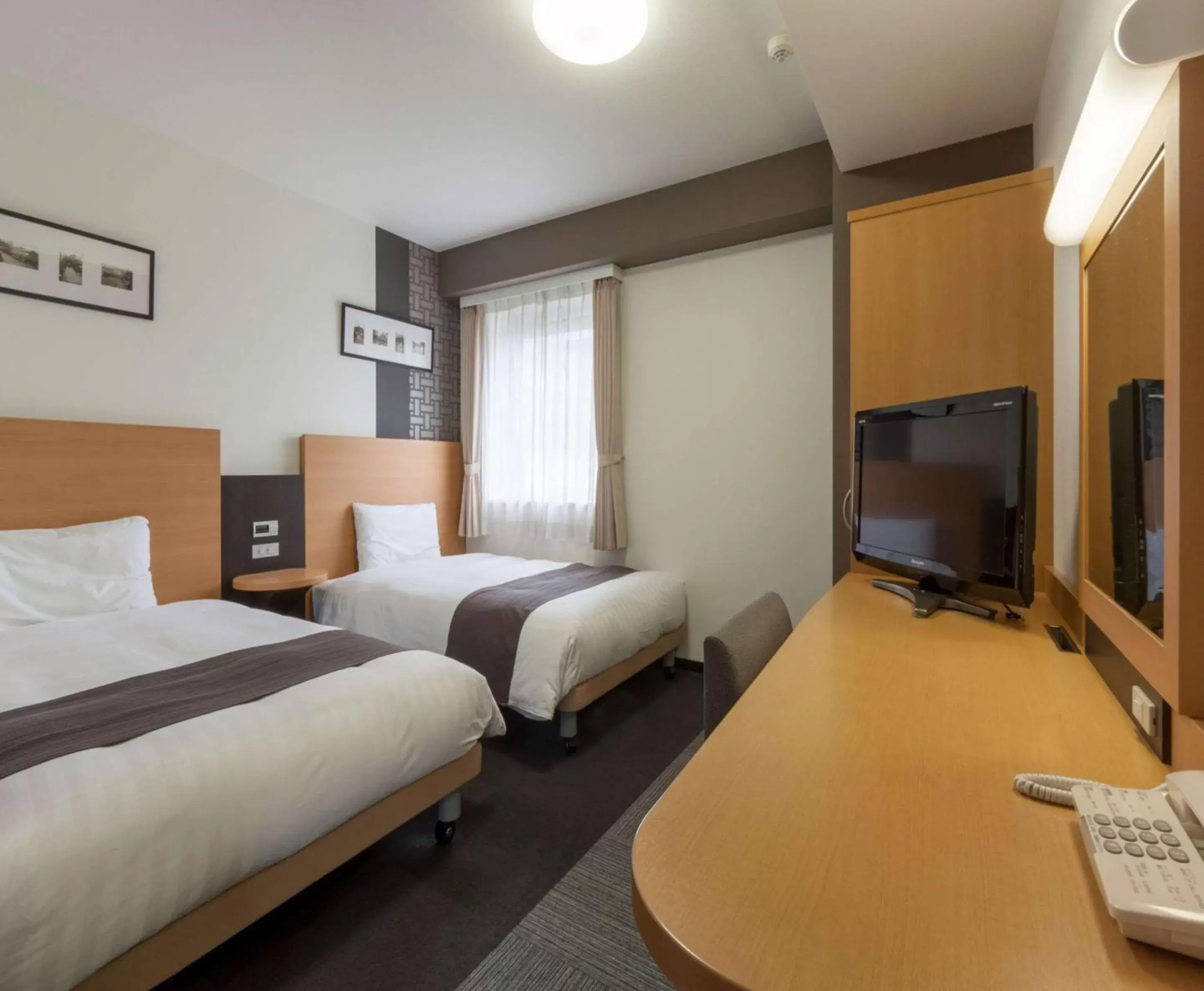 Photo of the whole room, Bed in Comfort Hotel Narita