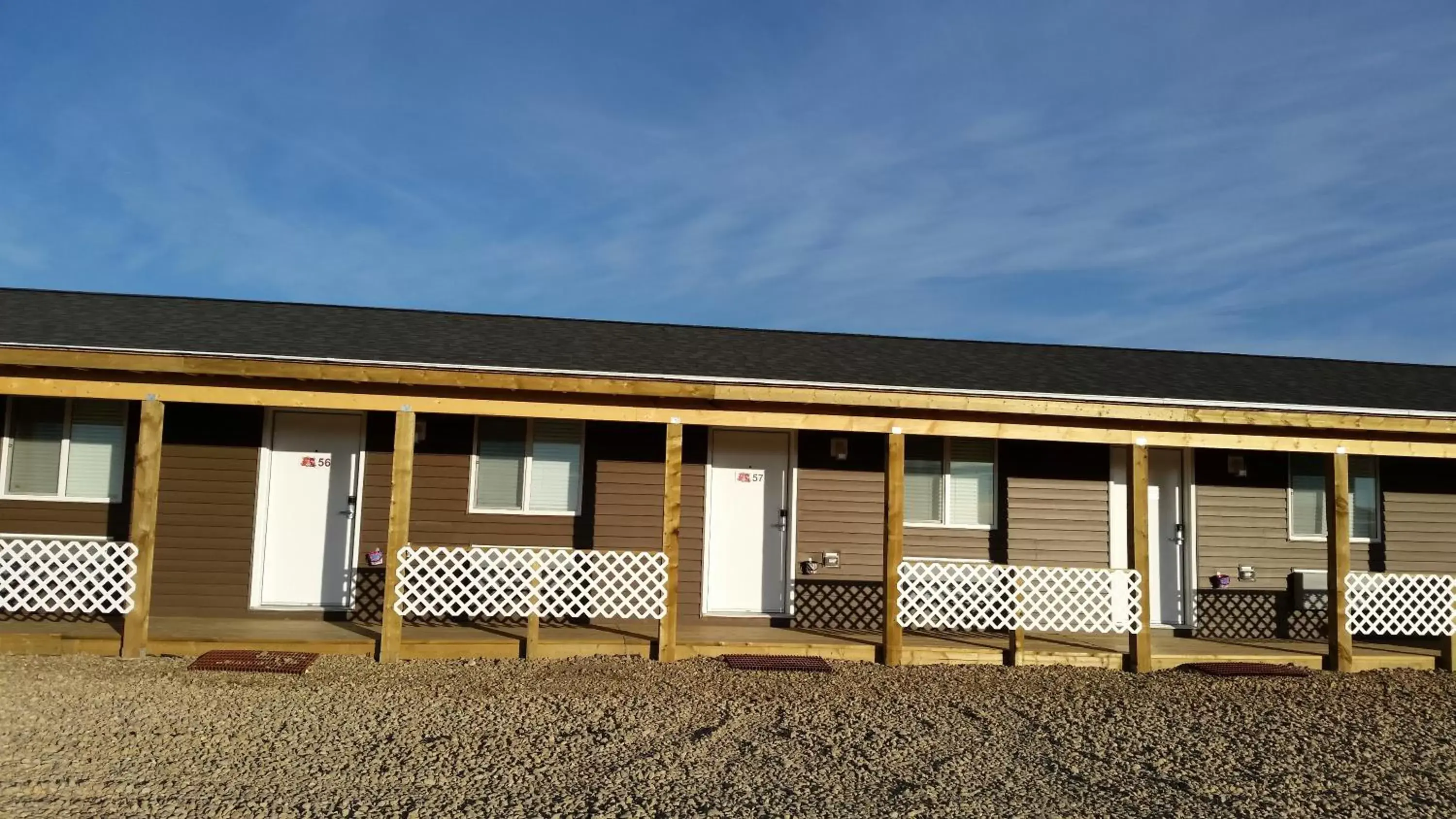 Property Building in Bear's Den Lodge