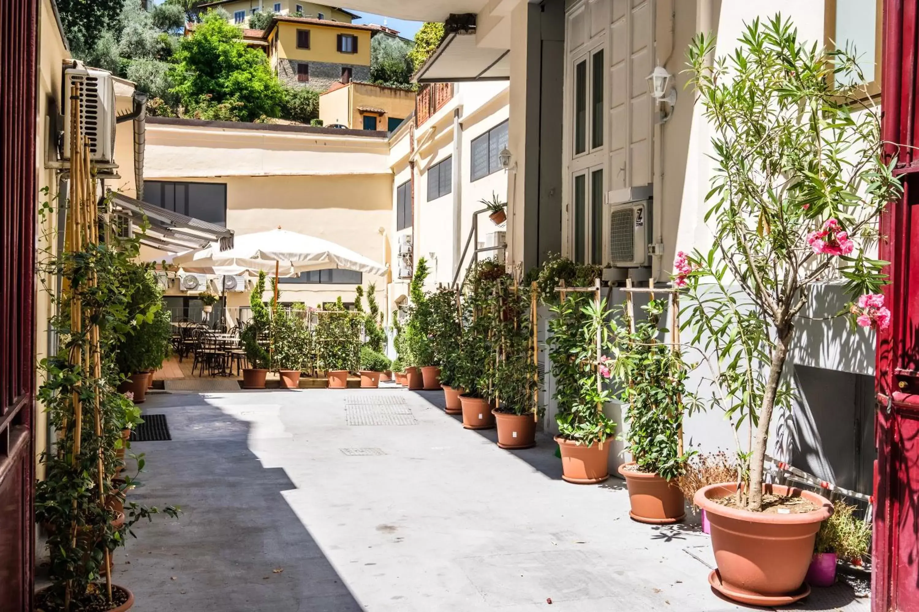 Facade/entrance in Hotel Firenze 2000 Facade/entrance in Hotel Firenze 2000