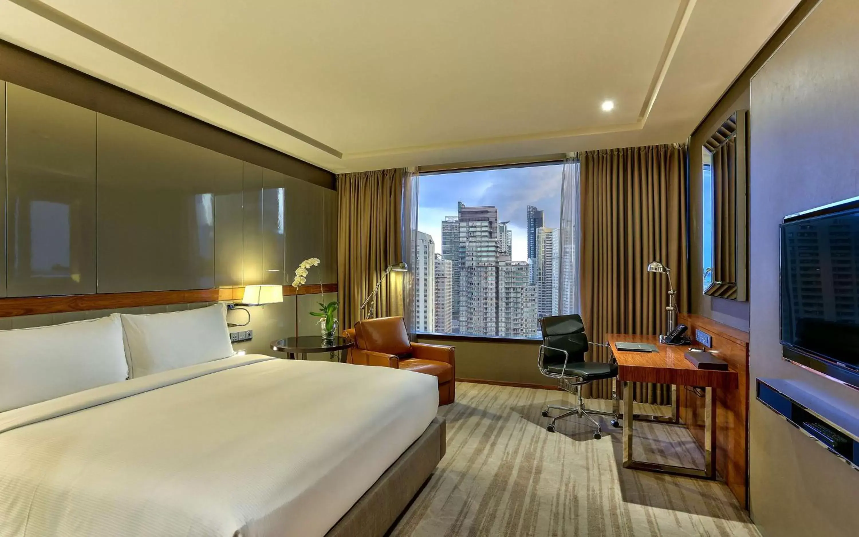 Bedroom in Hilton Sukhumvit Bangkok