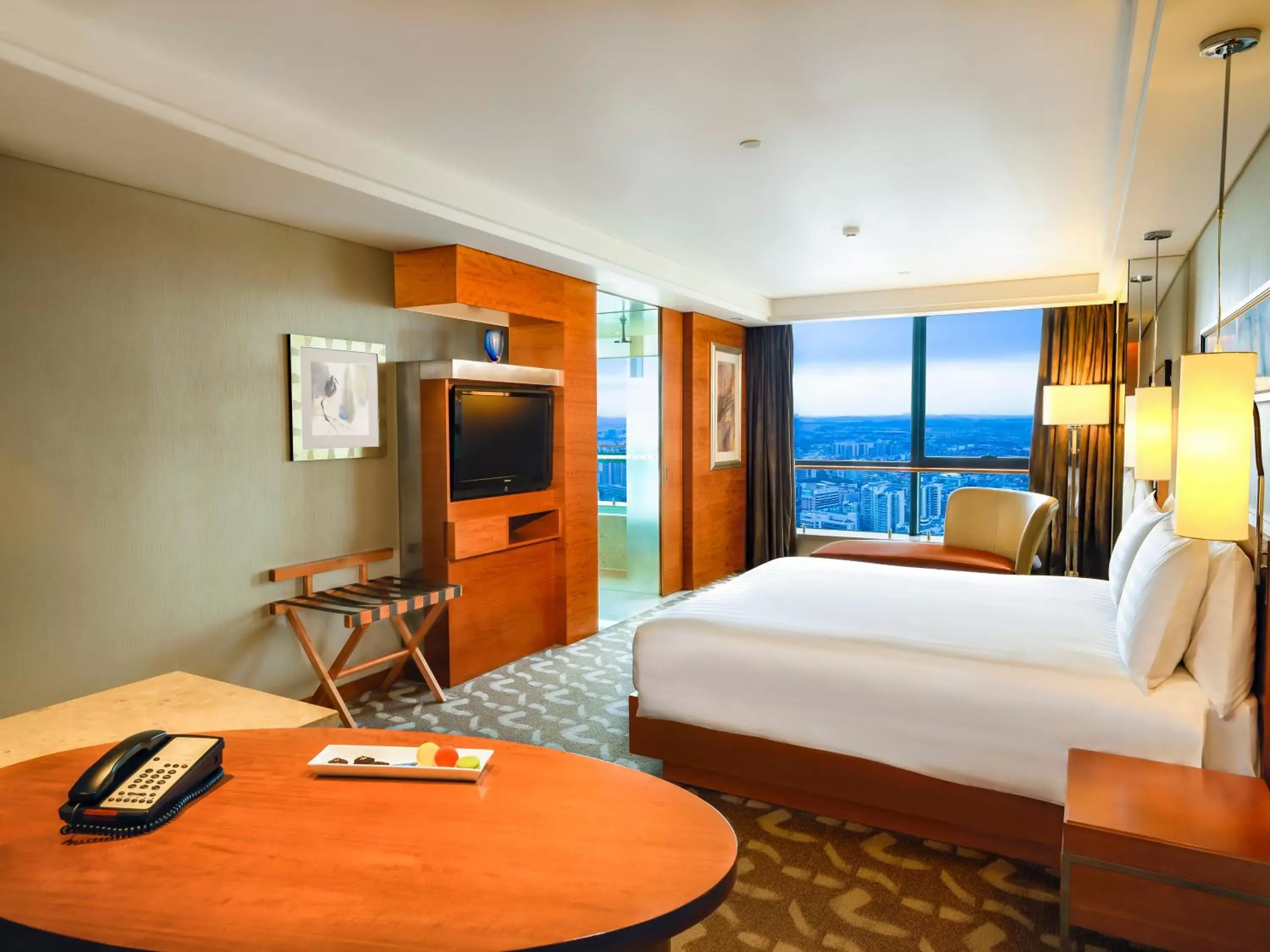 Photo of the whole room, Bed in Swissotel Foshan, Guangdong - Free shuttle to Canton Fair Photo of the whole room, Bed in Swissotel Foshan, Guangdong - Free shuttle to Canton Fair