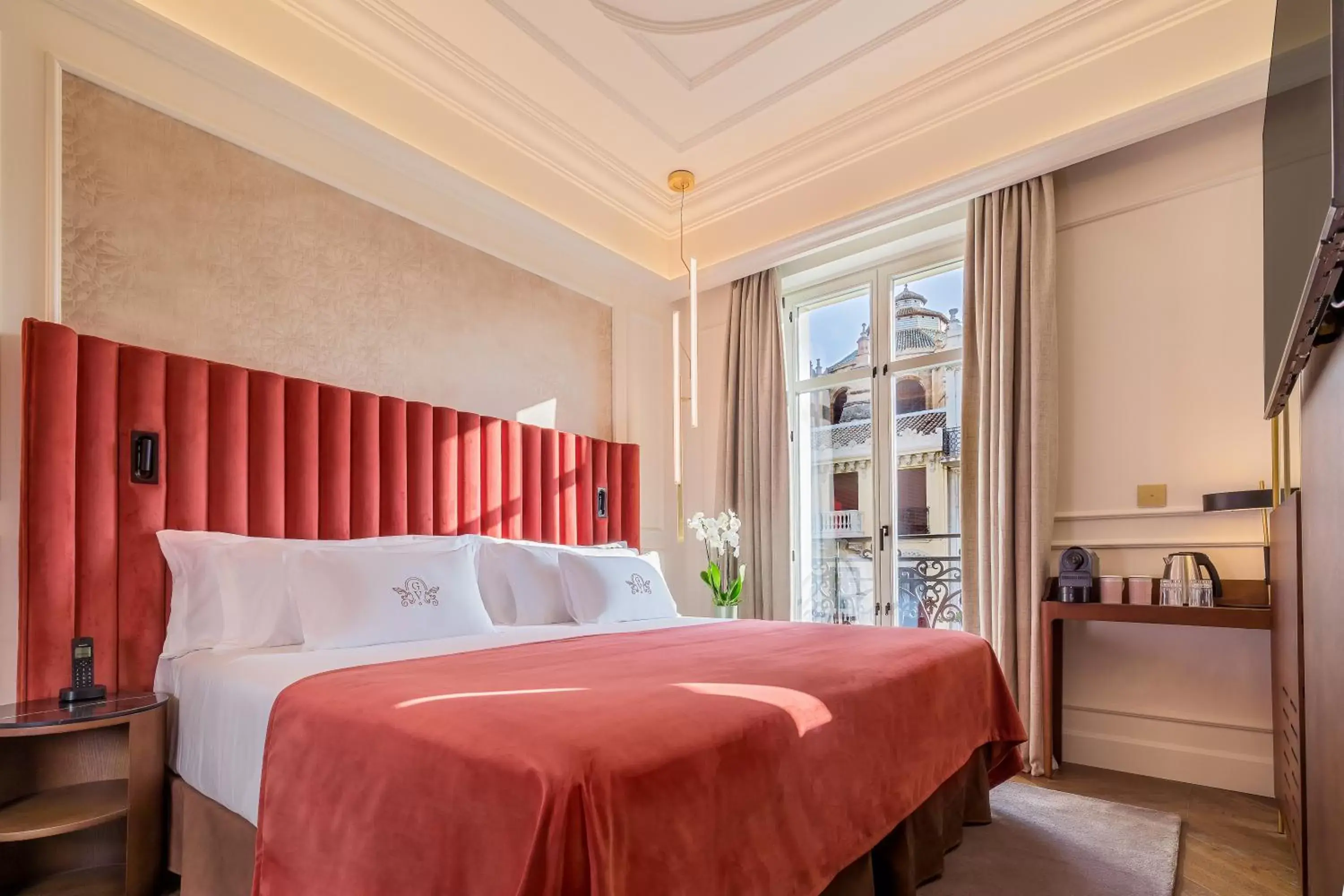 Bed in Palacio Gran Vía, a Royal Hideaway Hotel