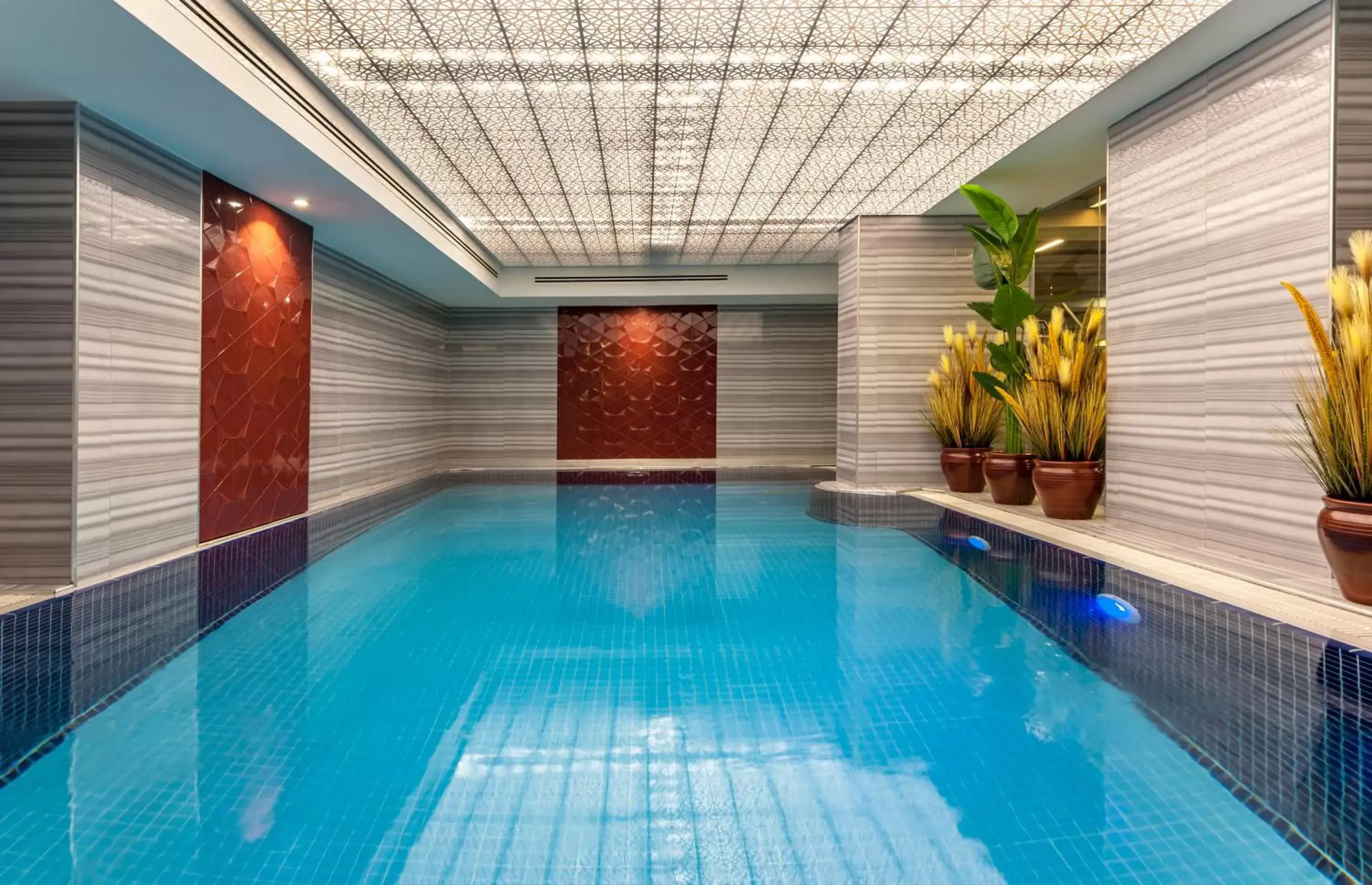Swimming Pool in Hotel Yasmak Sultan
