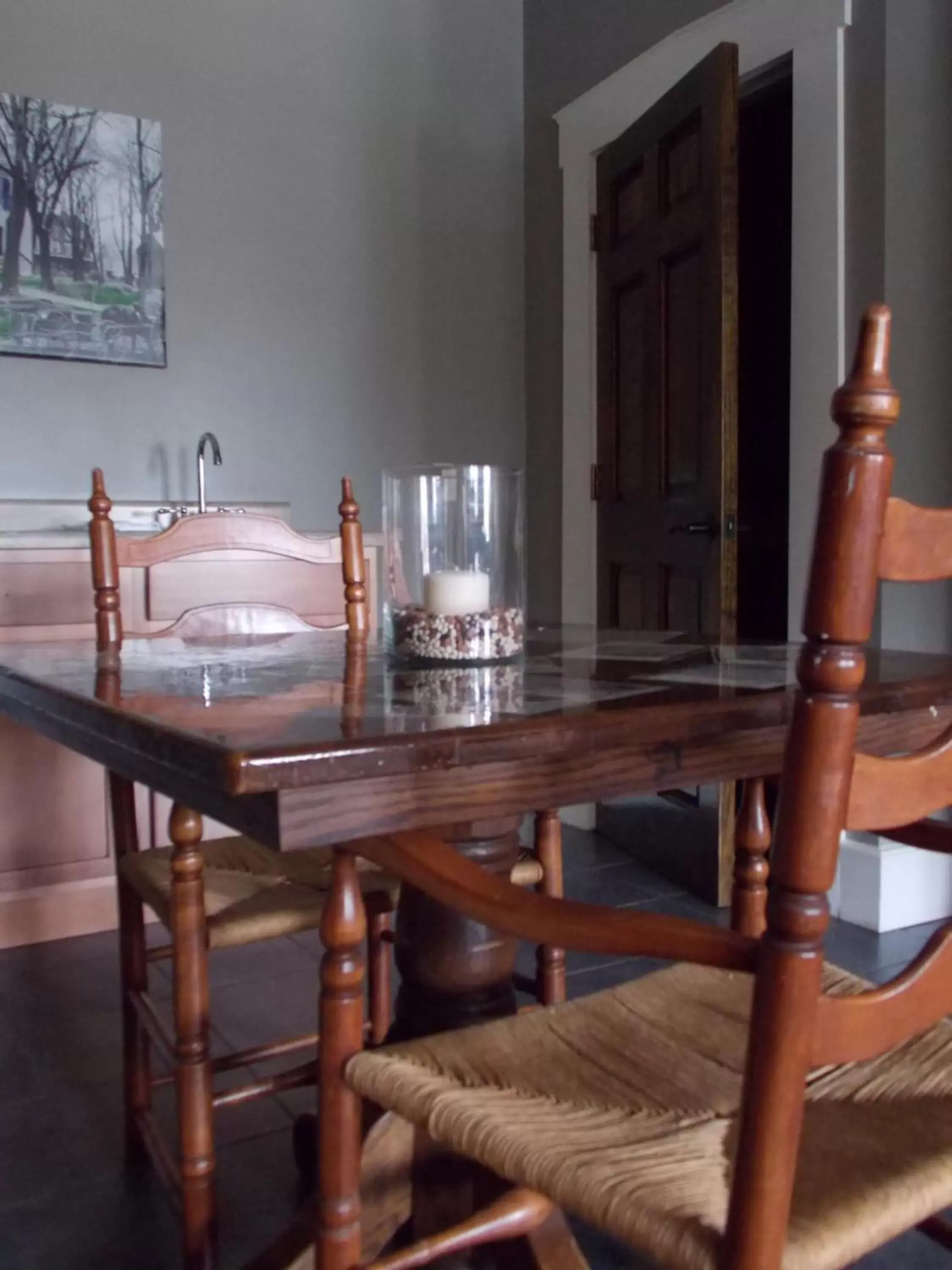 Dining Area in William Watson Hotel