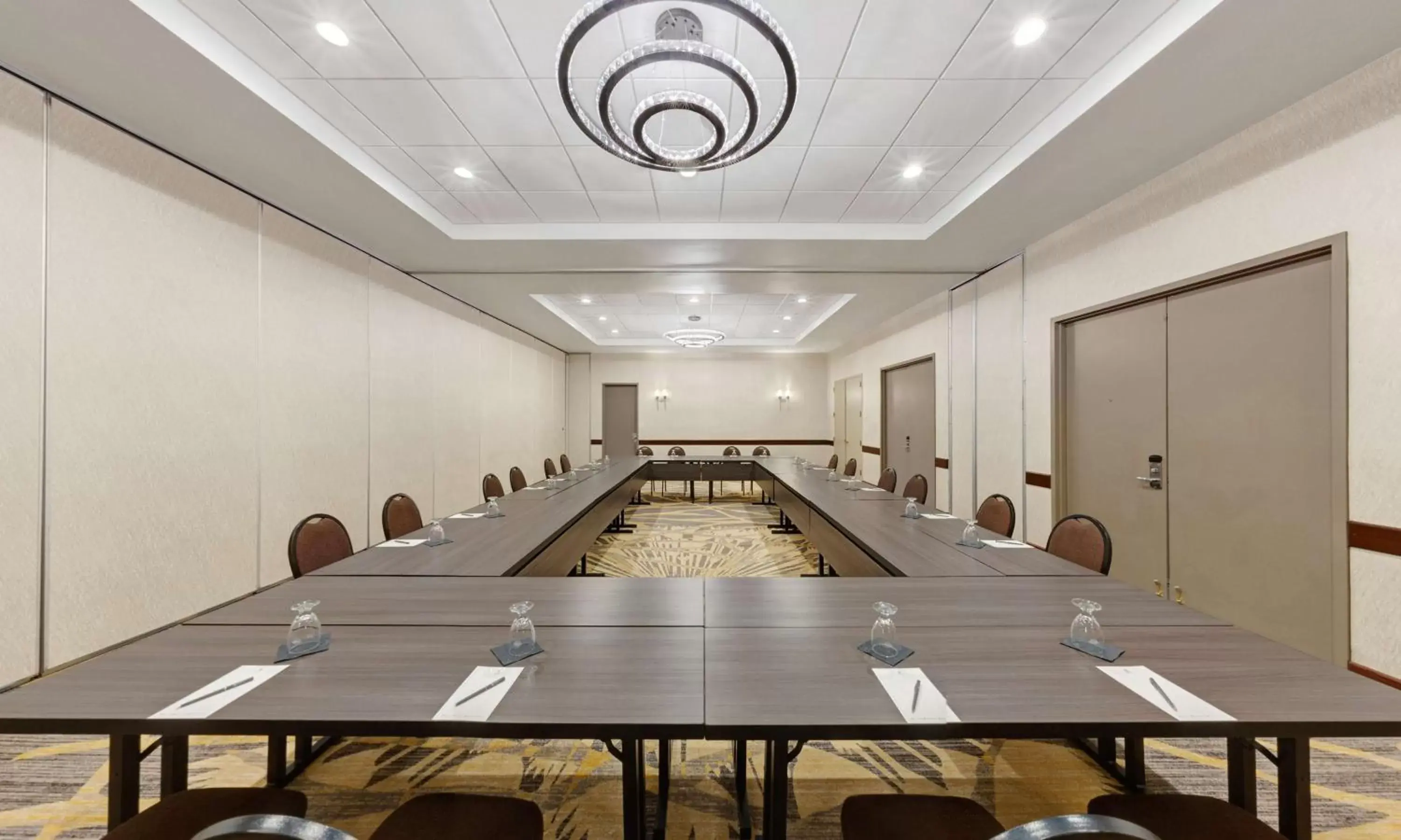 Meeting/conference room in Embassy Suites by Hilton Milwaukee Brookfield