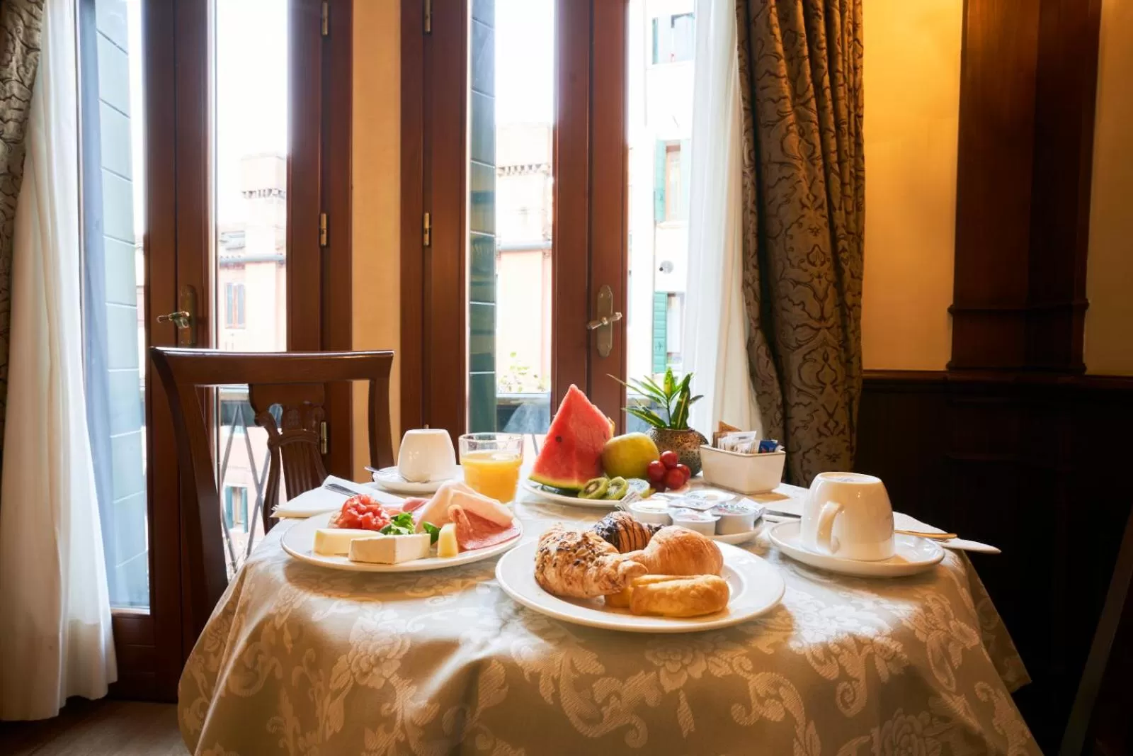 Breakfast in Hotel Al Codega