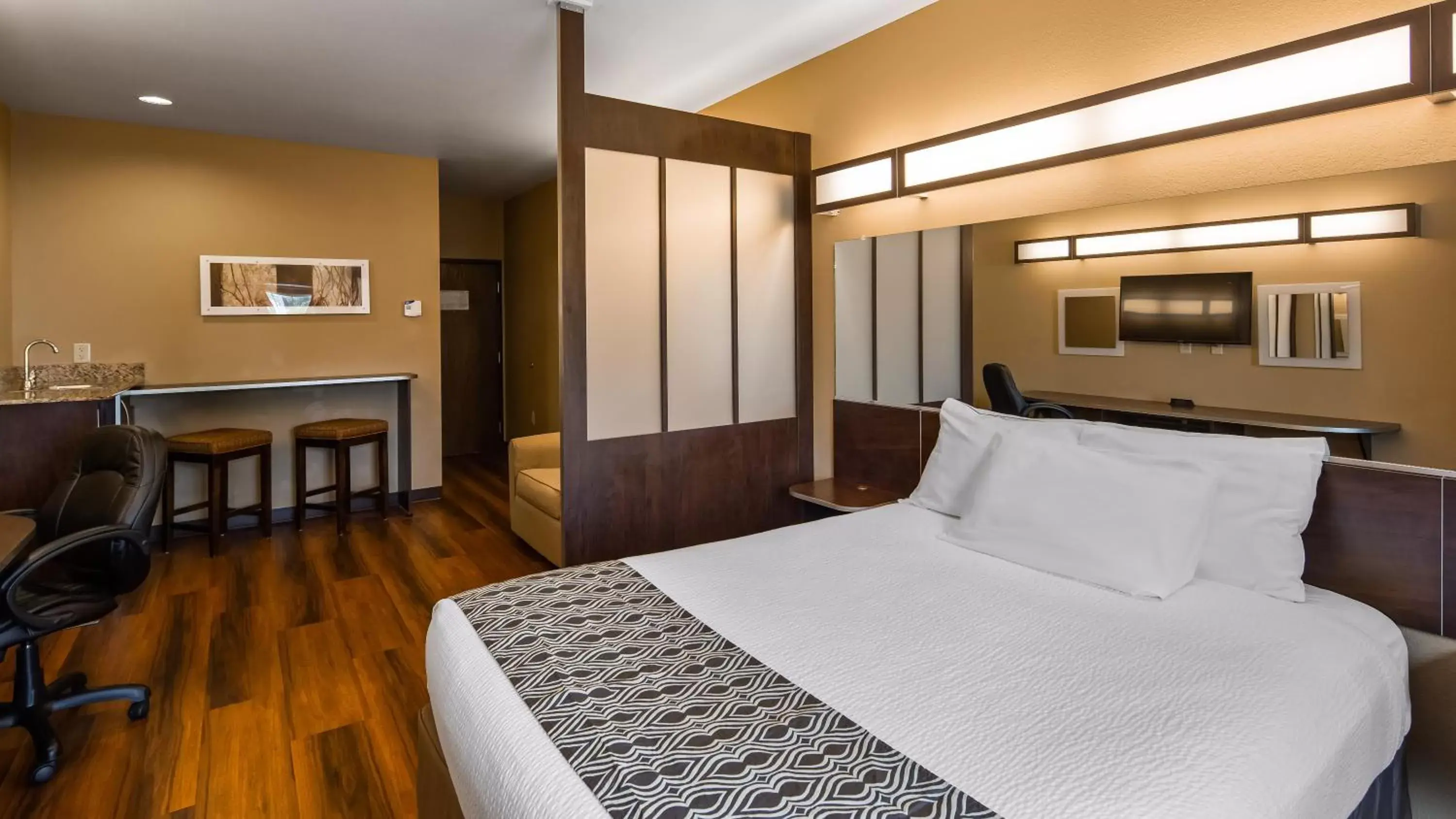 Bed in SureStay Plus Hotel by Best Western Buckhannon
