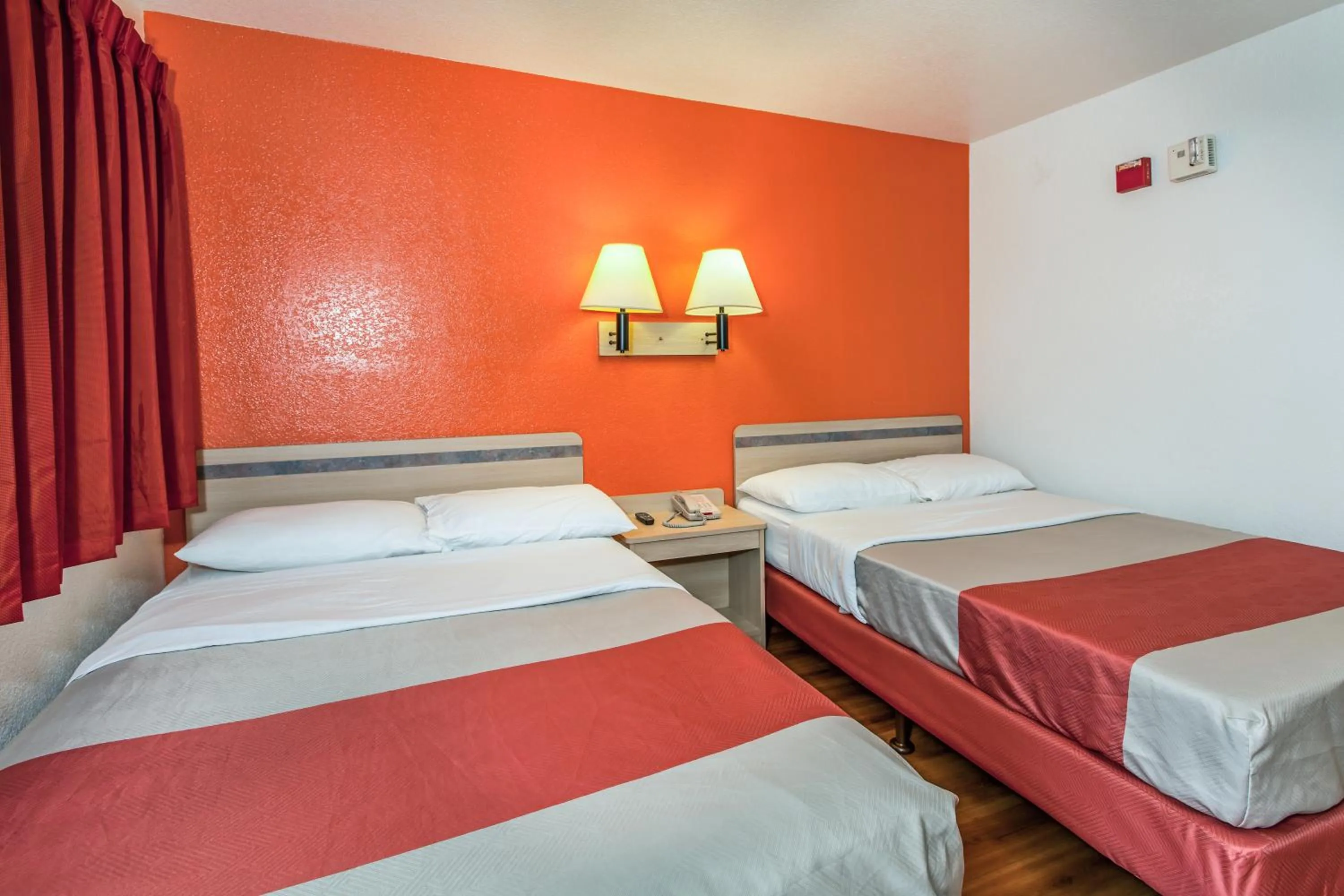 Bedroom, Bed in Motel 6-Vacaville, CA