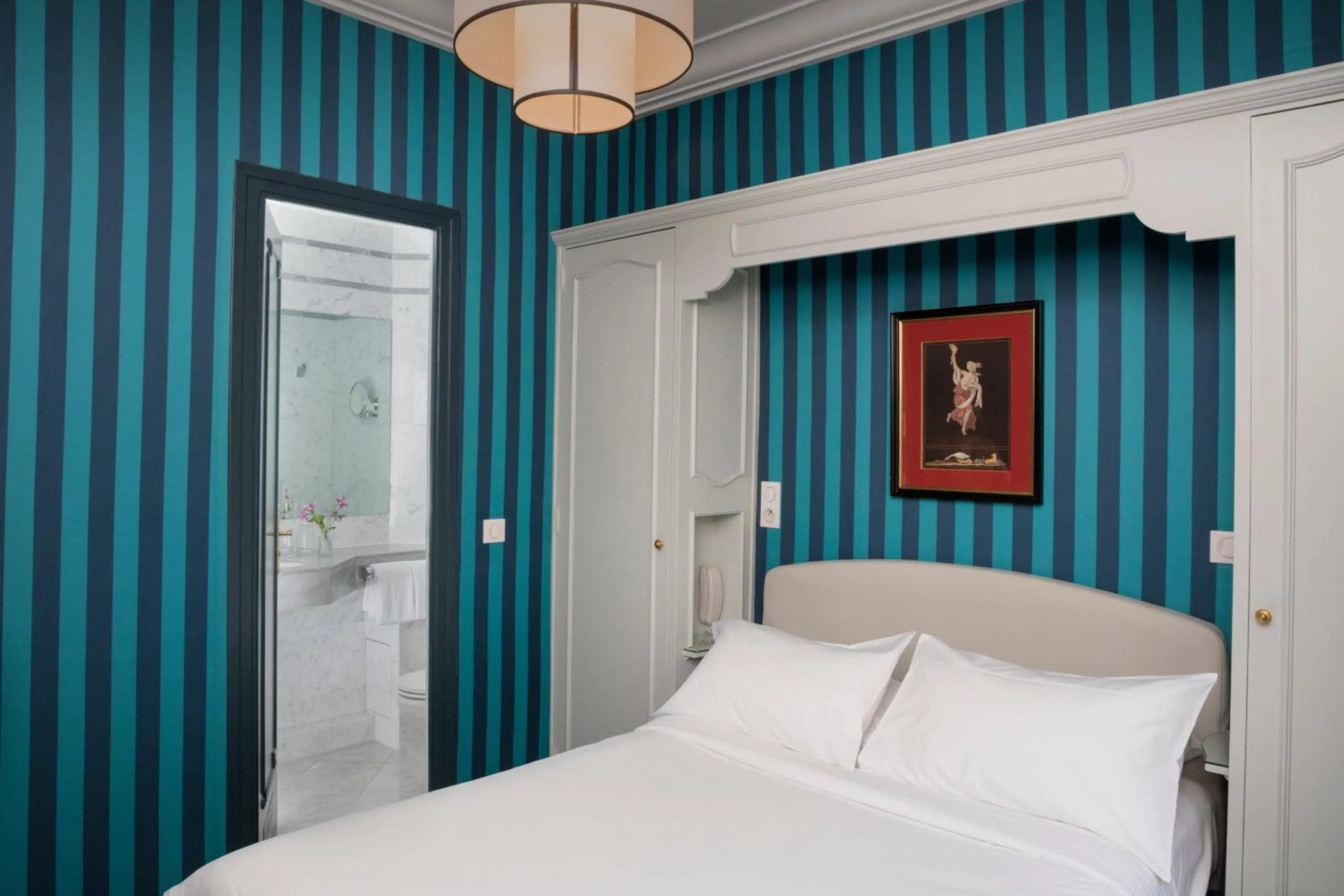 Photo of the whole room, Bed in Hôtel Saint Germain