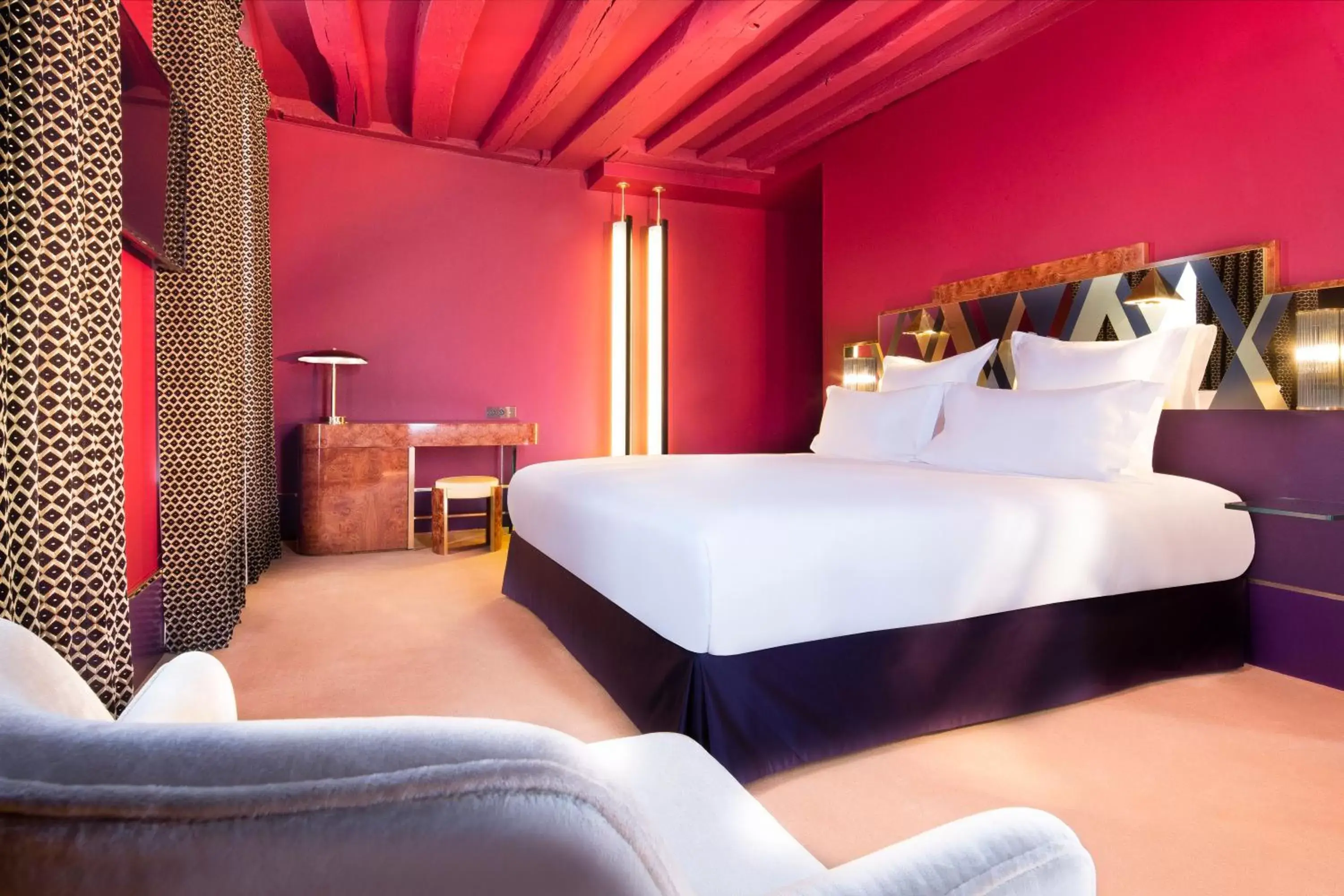 Bedroom, Bed in Hôtel Saint-Marc