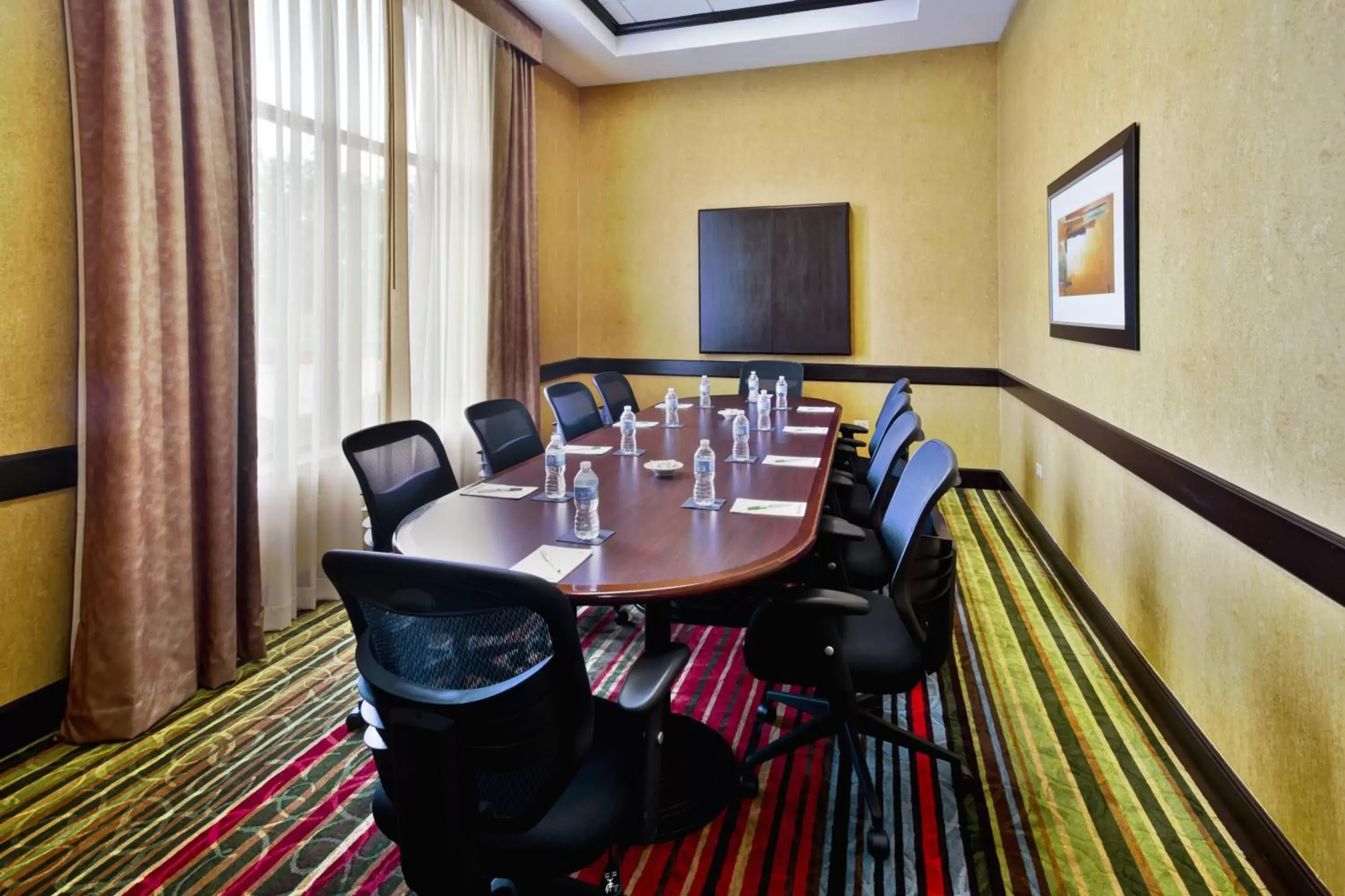 Meeting/conference room in Holiday Inn Hotel & Suites Chicago Northwest - Elgin, an IHG Hotel