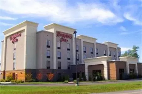 Property building in Hampton Inn Oneonta Property building in Hampton Inn Oneonta