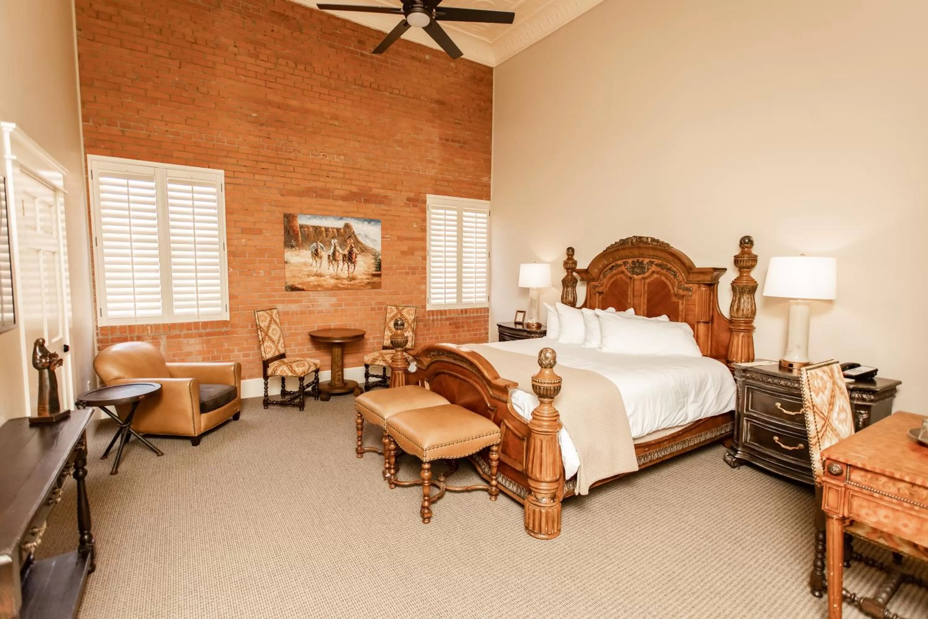 Photo of the whole room, Bed in Grand Hotel