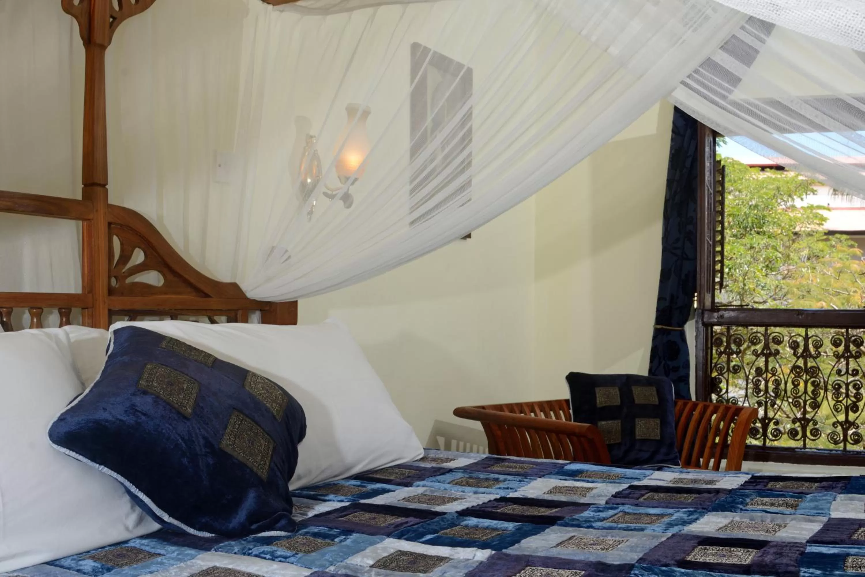 Property building, Bed in Beyt Al Salaam