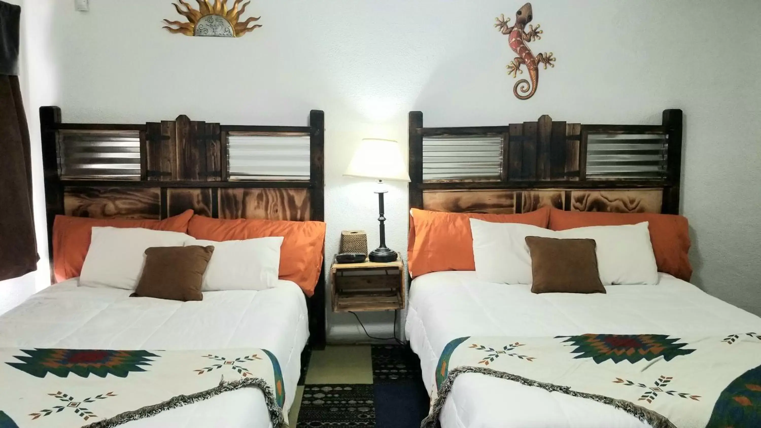 Bed in Adobe Sands Motel Bed in Adobe Sands Motel