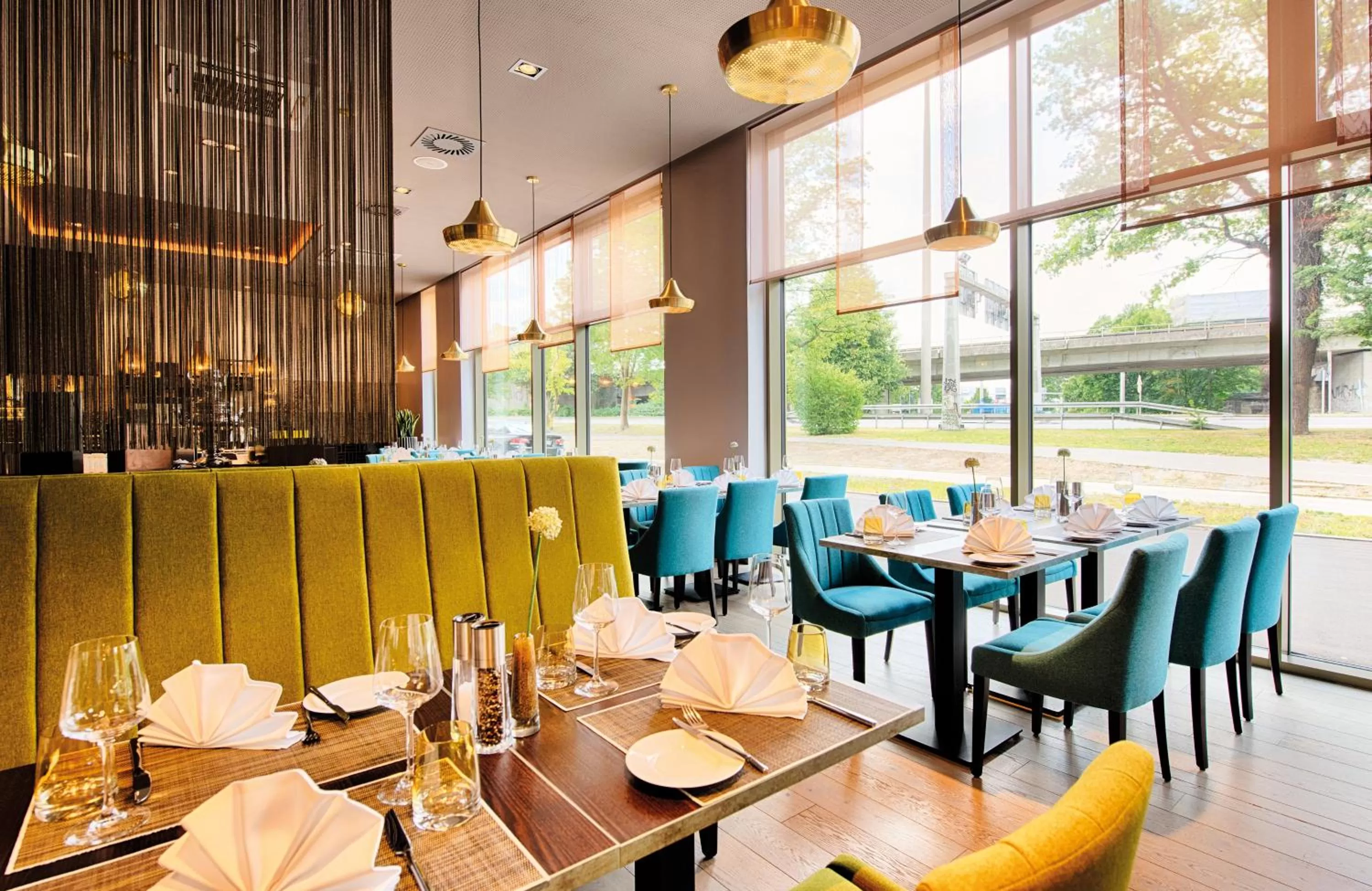 Restaurant/places to eat in Leonardo Royal Hotel Ulm