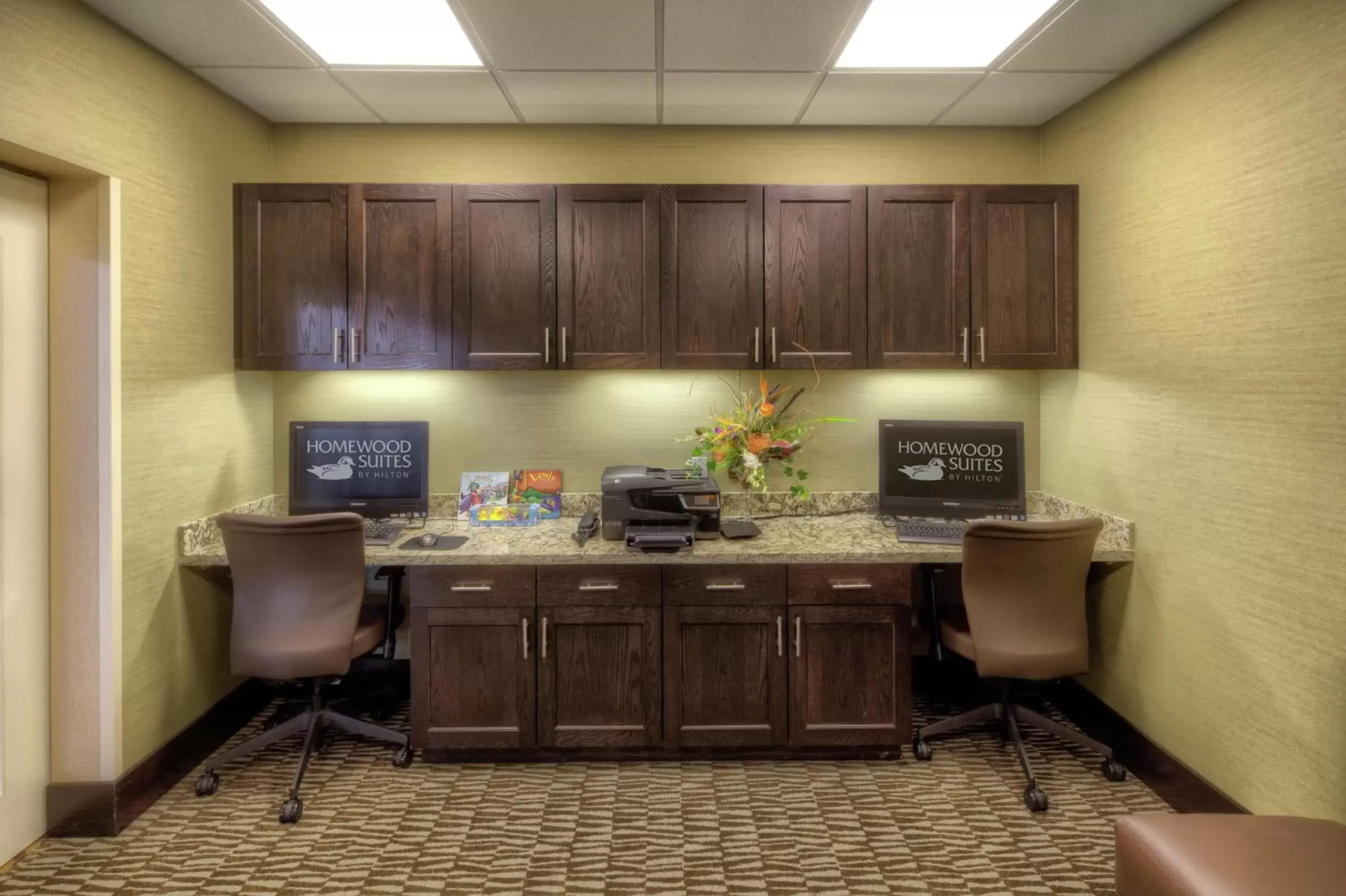 Business facilities, Kitchen/Kitchenette in Homewood Suites by Hilton Victoria