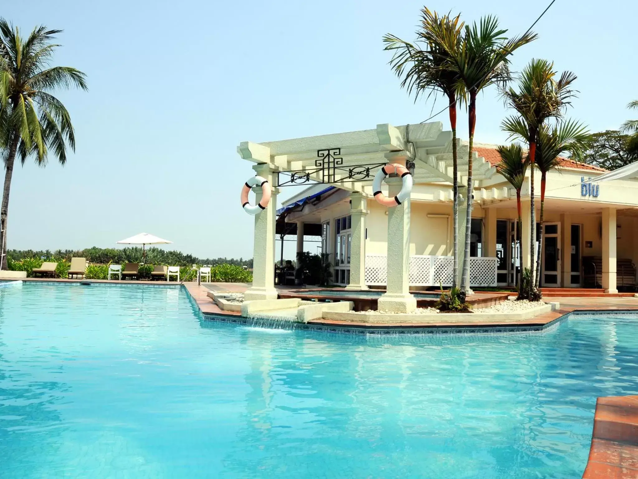 Swimming pool in Riverside Serviced Apartments Swimming pool in Riverside Serviced Apartments