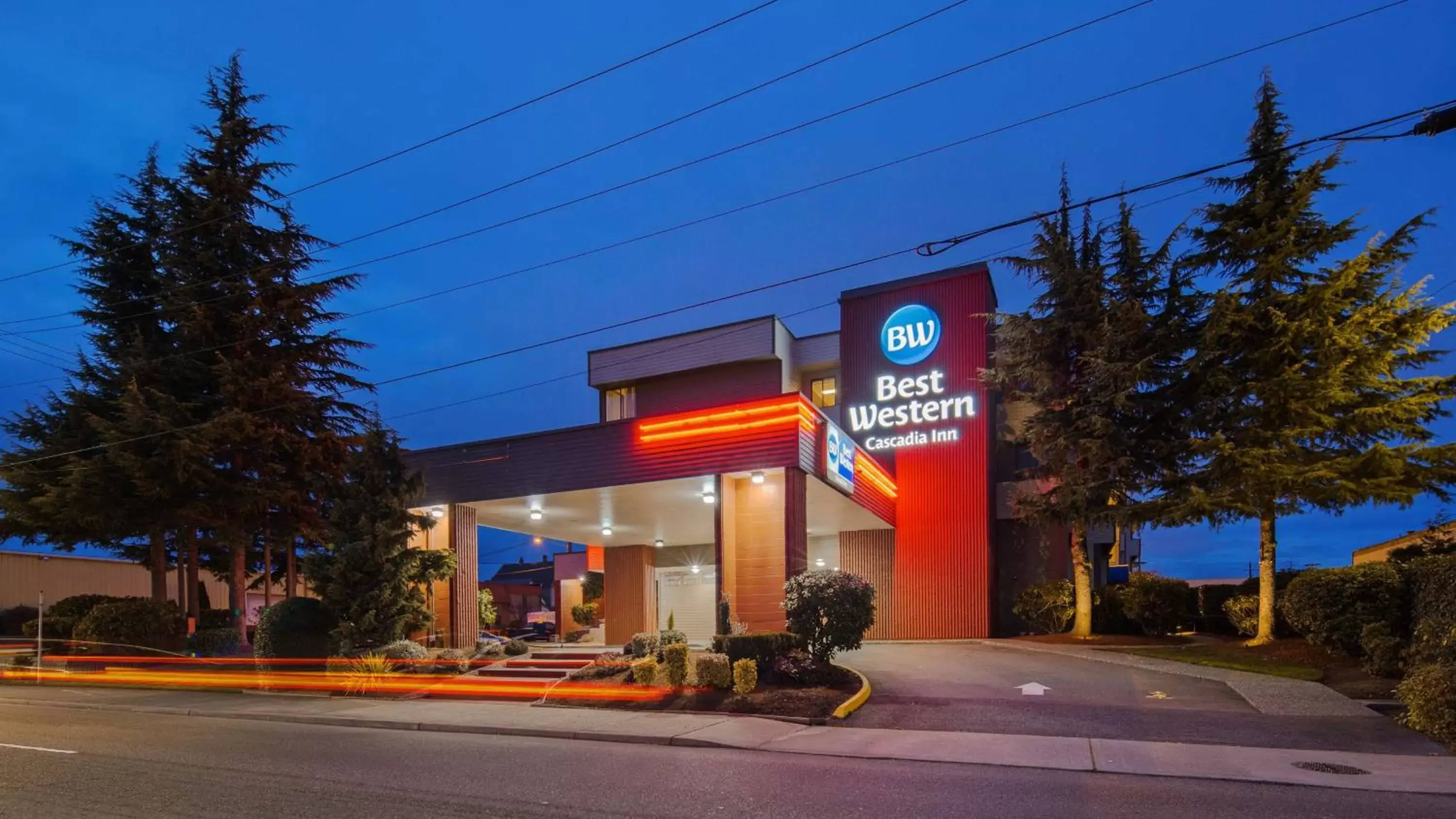 Property Building in Best Western Cascadia Inn