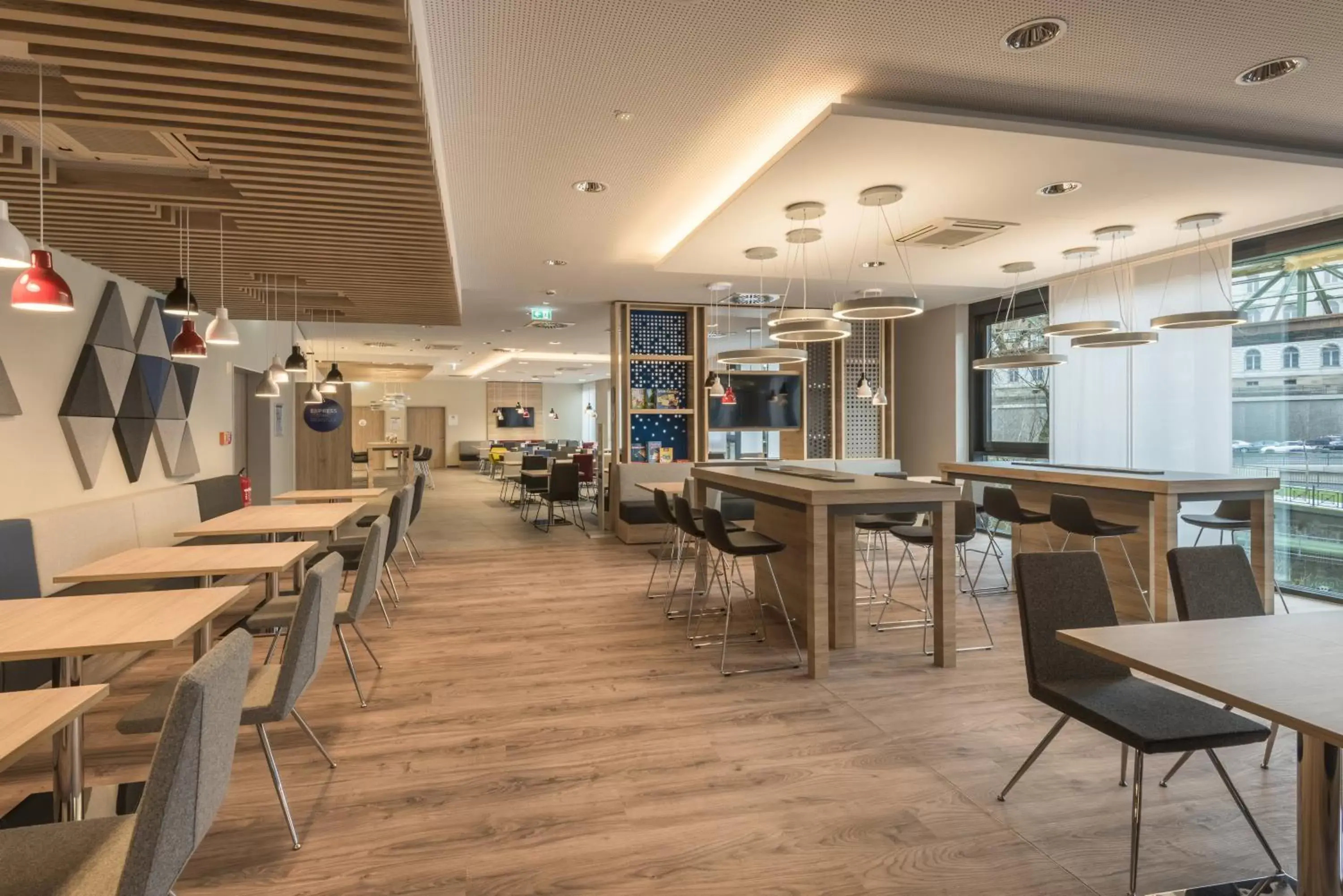 Breakfast, Restaurant/Places to Eat in Holiday Inn Express - Wuppertal - Hauptbahnhof, an IHG Hotel