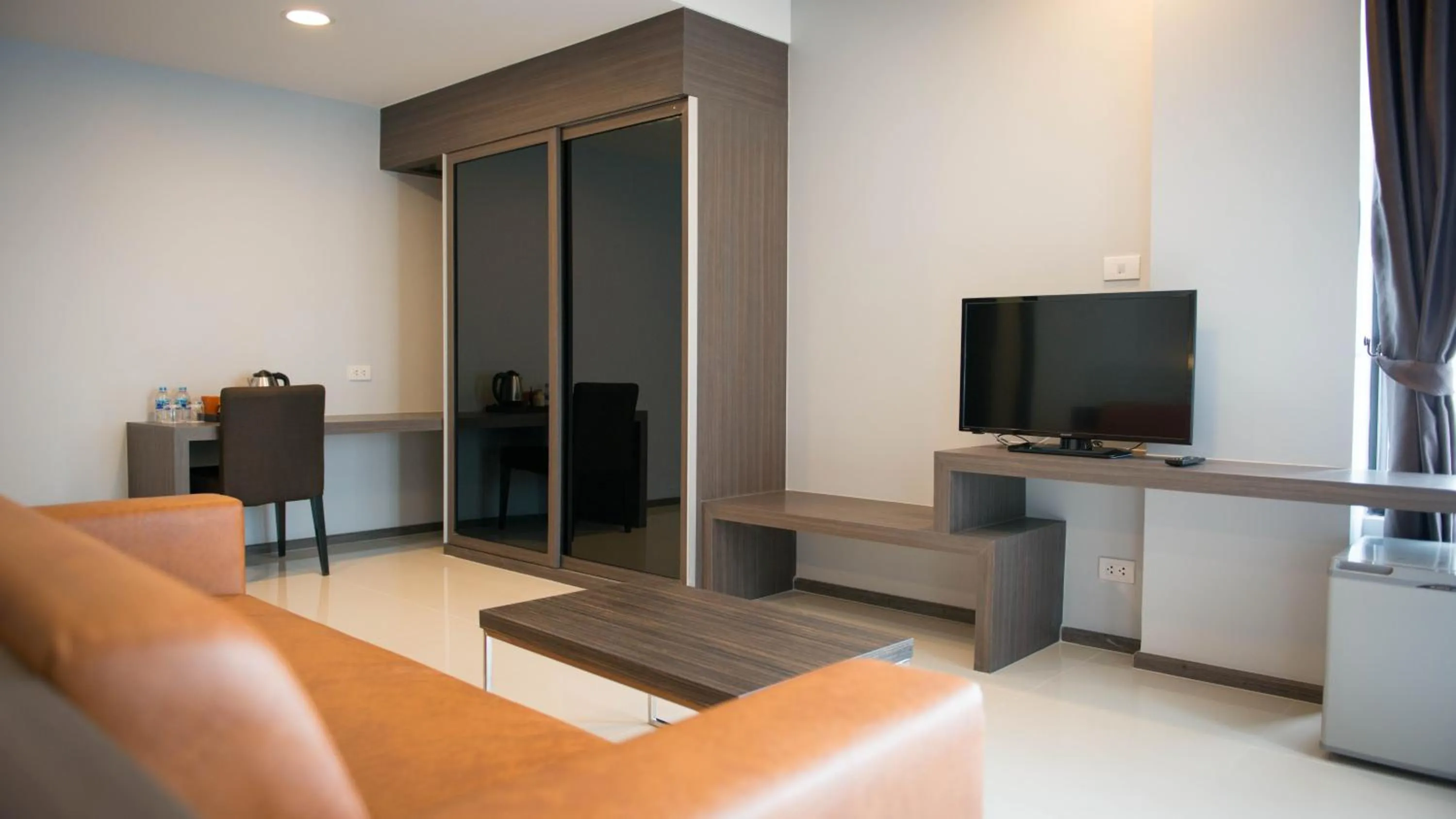 Area and facilities in Picnic Hotel Bangkok - Rang Nam