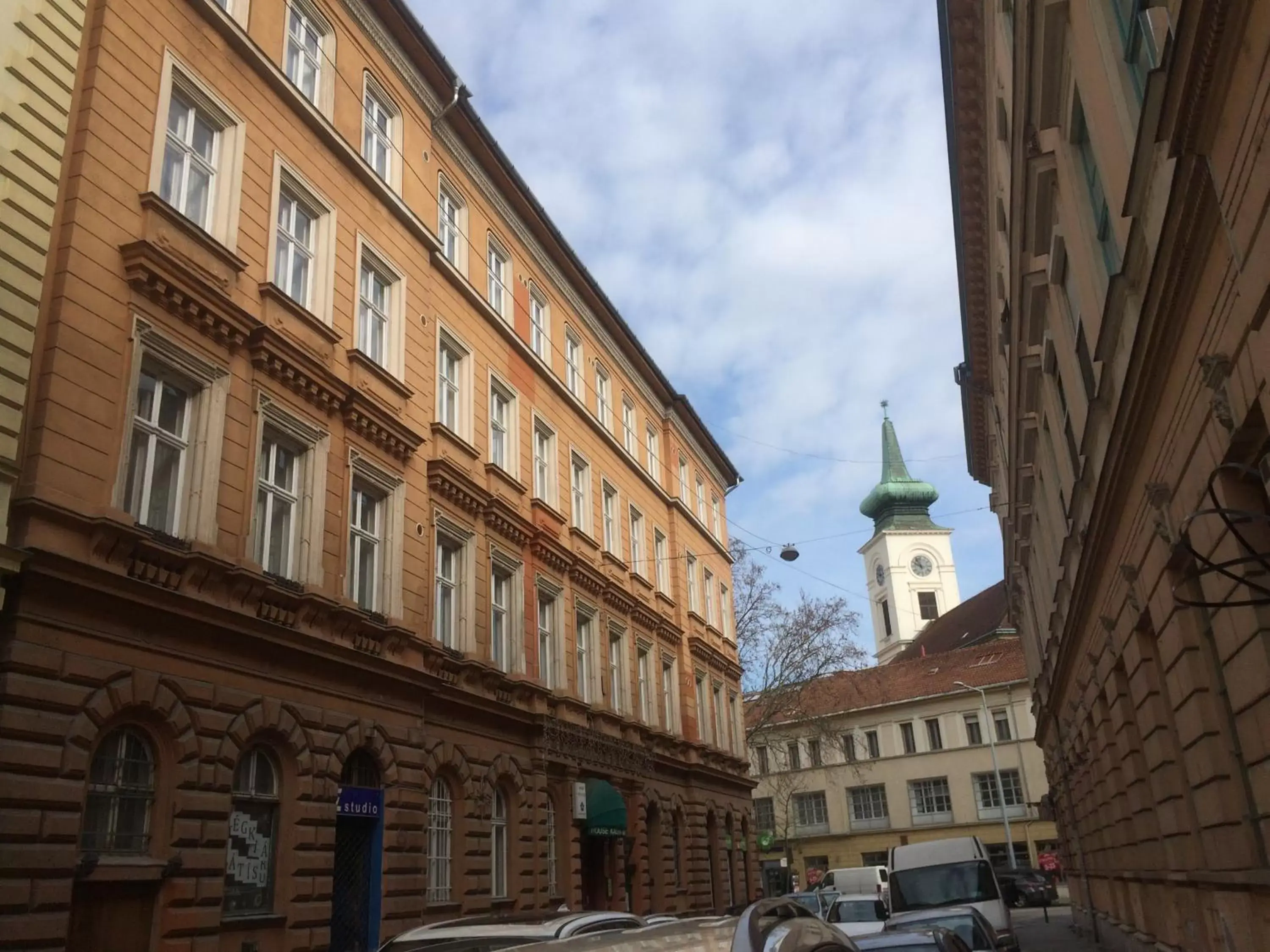 Facade/entrance in Kalvin House Budapest