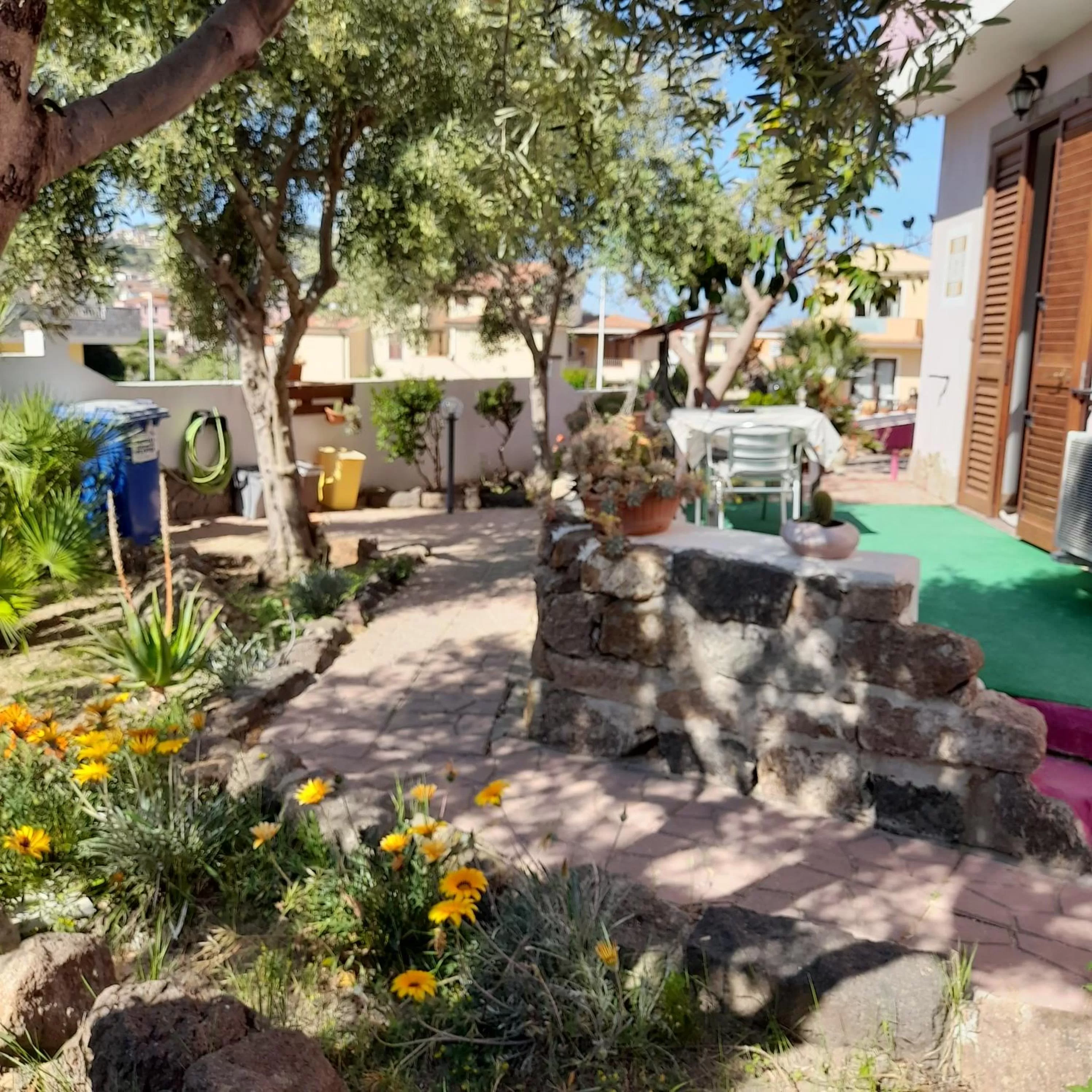 Garden view in La Fortezza casa vacanze & appartament