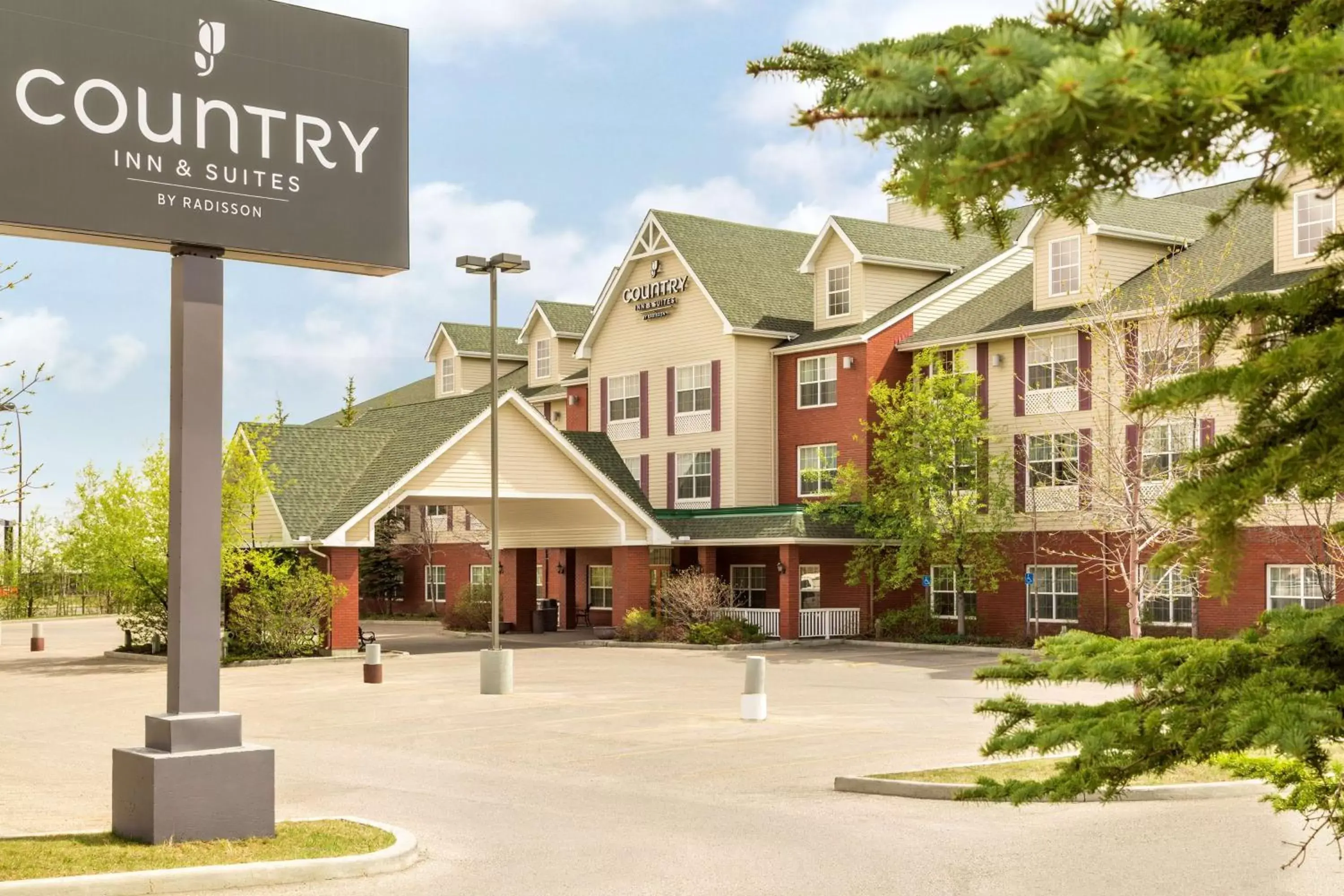 Property building in Country Inn & Suites by Radisson, Calgary-Northeast