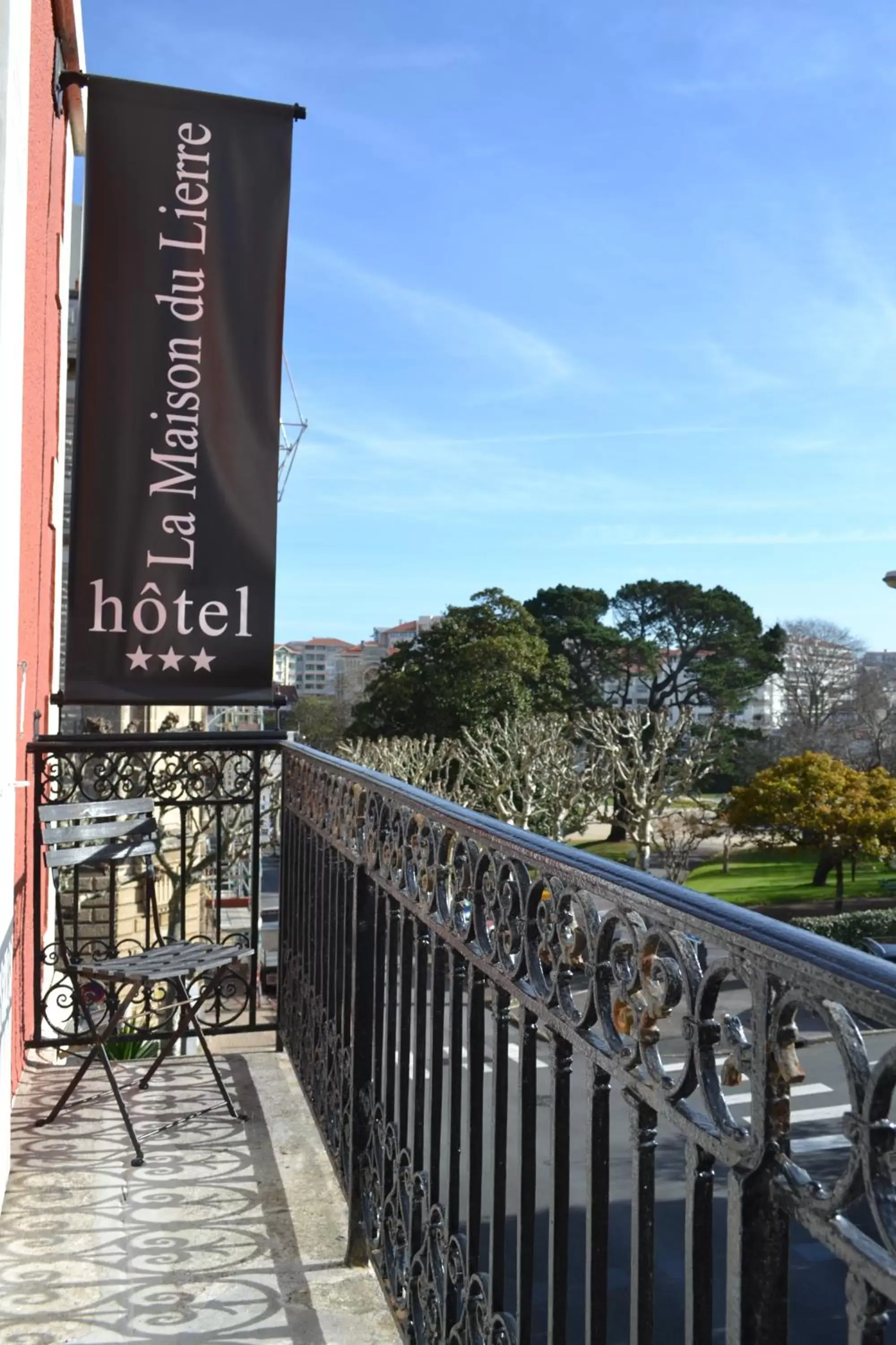 Balcony/Terrace in Hôtel & Espace Bien-être La Maison du Lierre