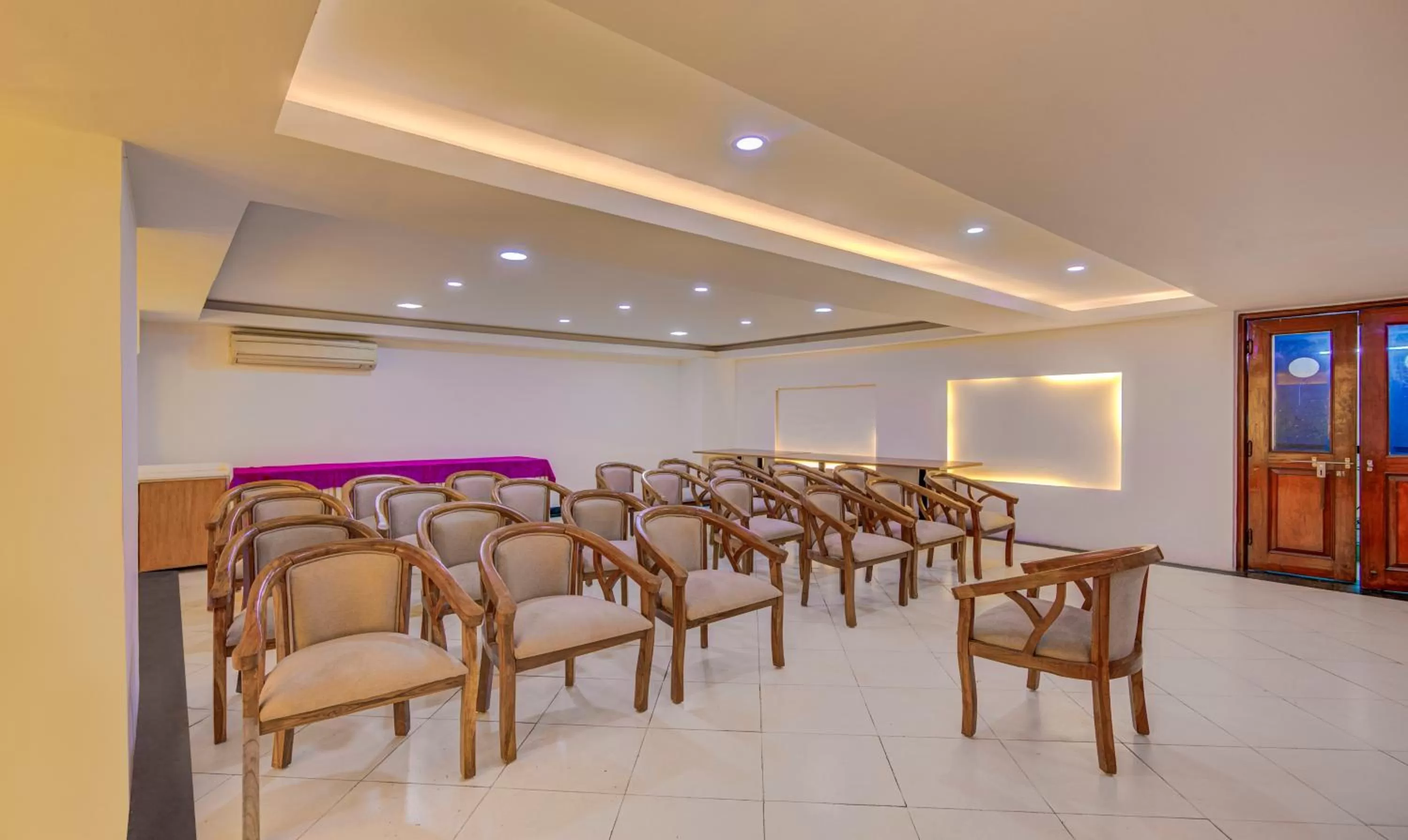 Banquet/Function facilities in Treebo Corporate Park