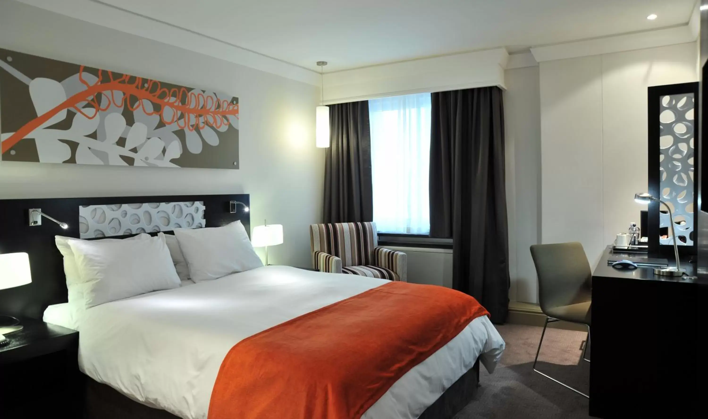 Bed in ONOMO Hotel Cape Town – Inn On The Square