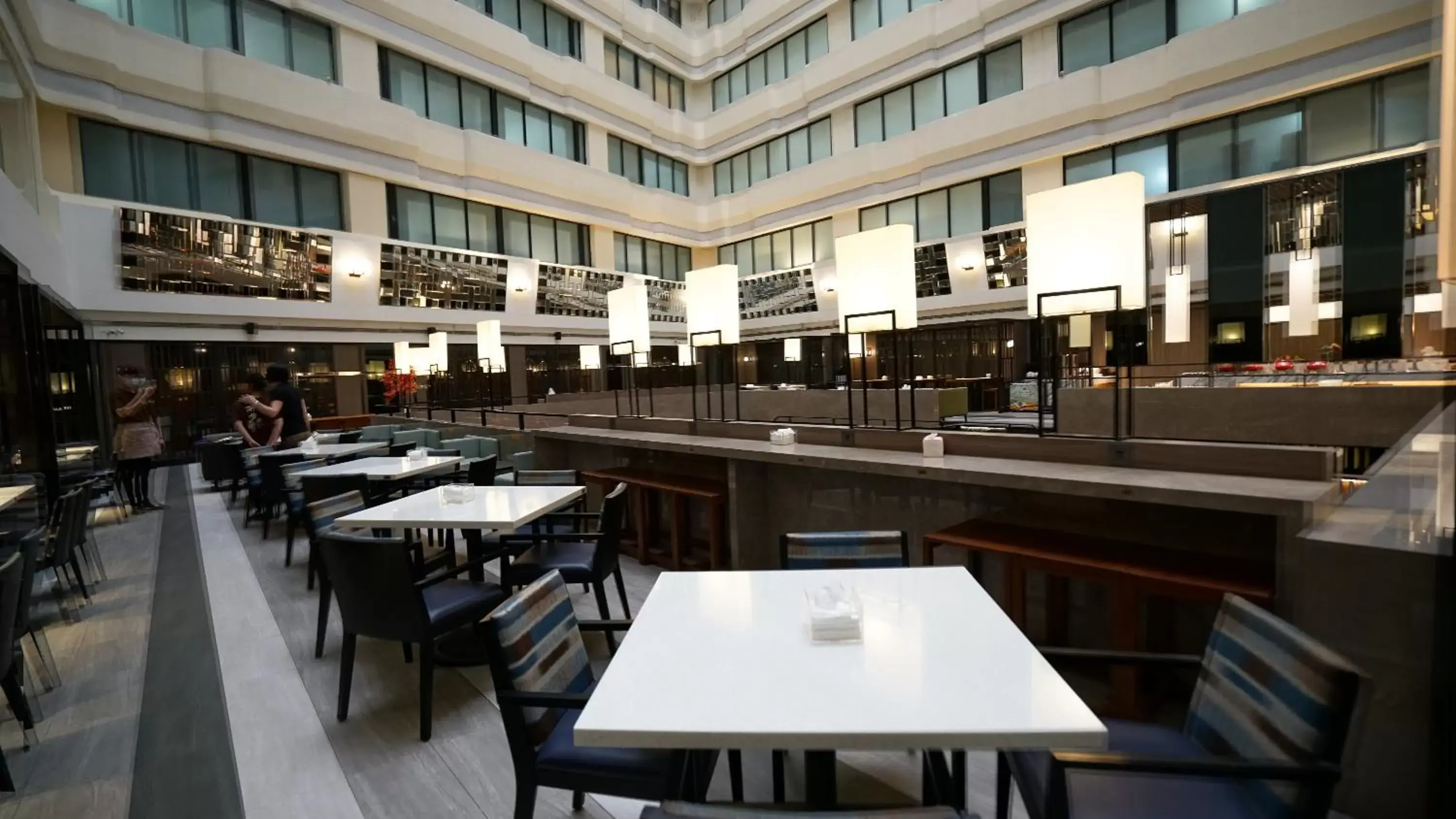 Restaurant/places to eat in Hotel Midtown Richardson Restaurant/places to eat in Hotel Midtown Richardson