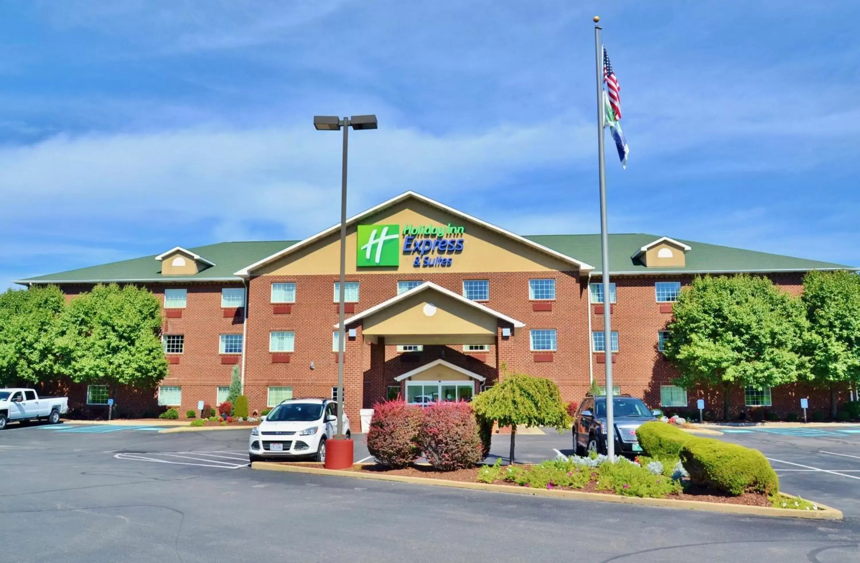 Property Building in Holiday Inn Express Hotel & Suites Center Township, an IHG Hotel