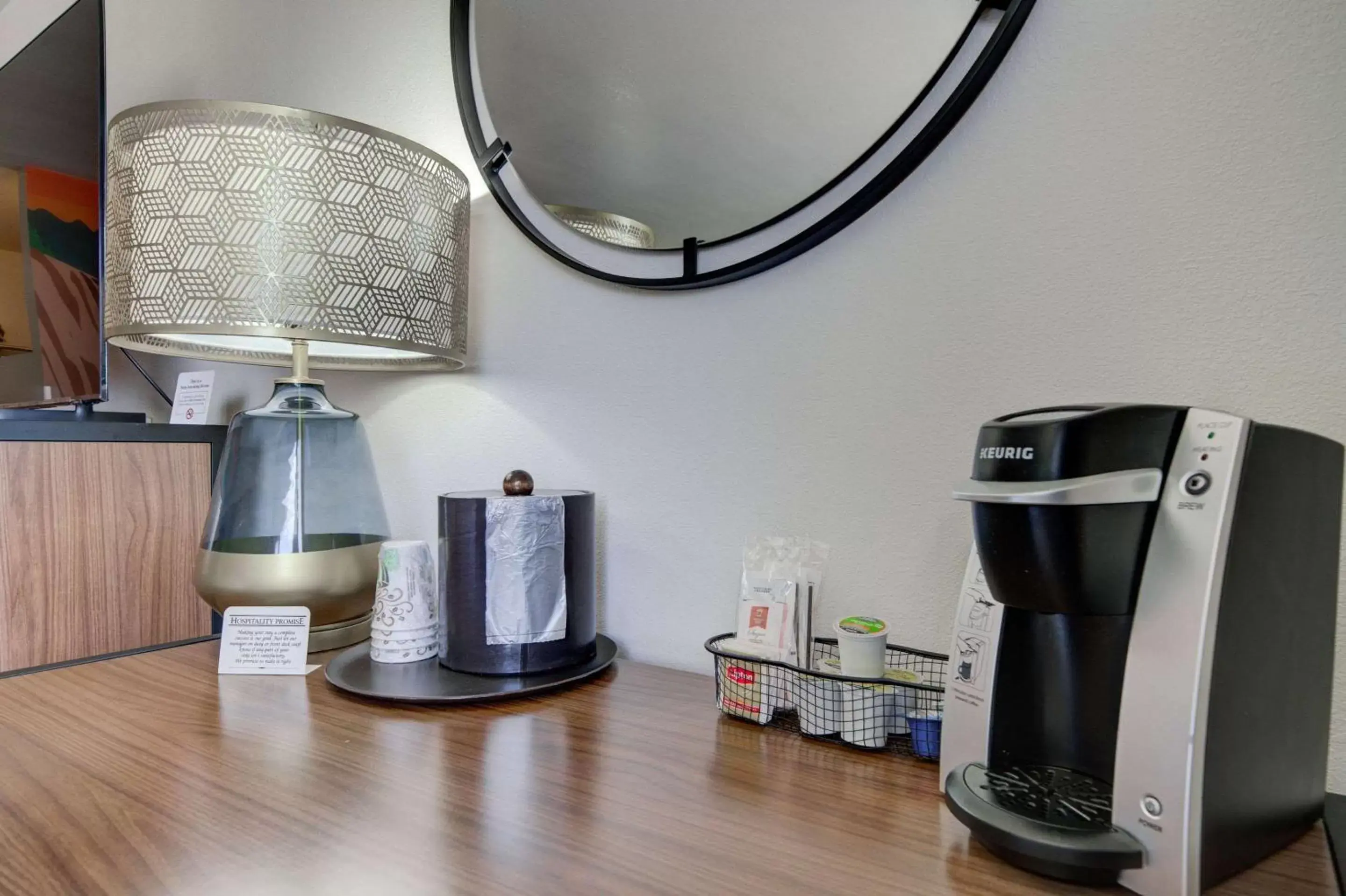 Bedroom, Coffee/Tea Facilities in The Ridgeline Hotel at Yellowstone, Ascend Hotel Collection