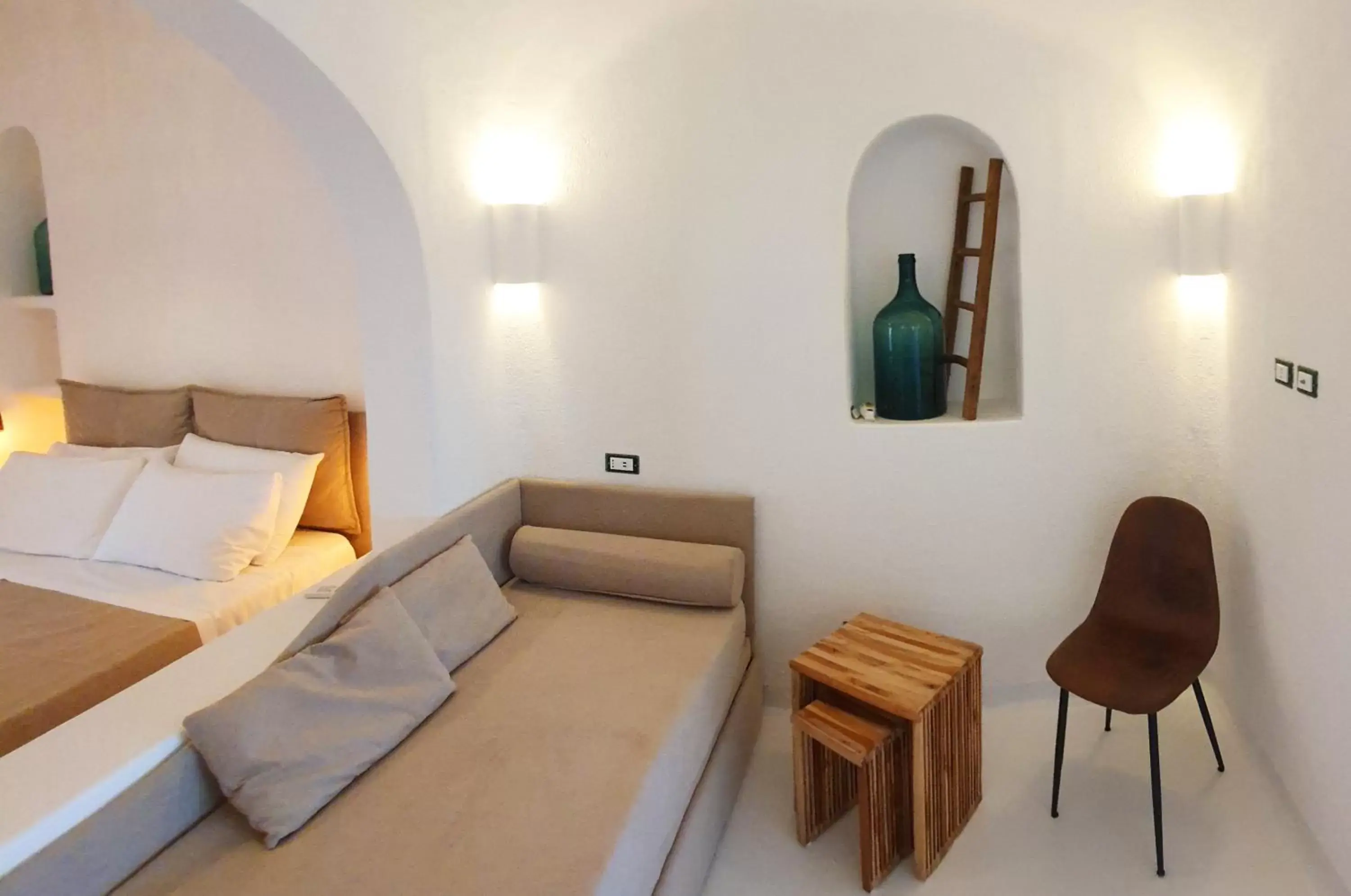 Photo of the whole room, Seating Area in Villa Ravino Aparthotel
