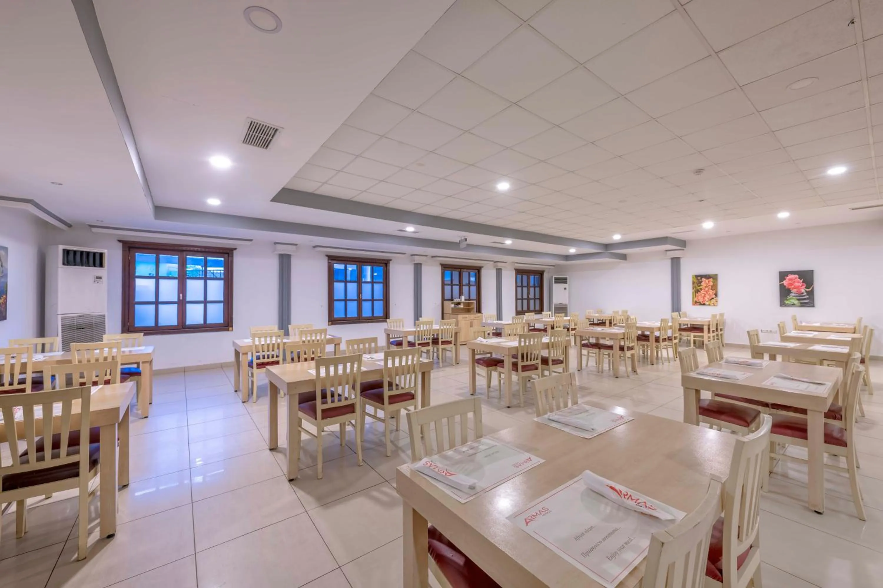 Restaurant/places to eat in Armas Bella Sun