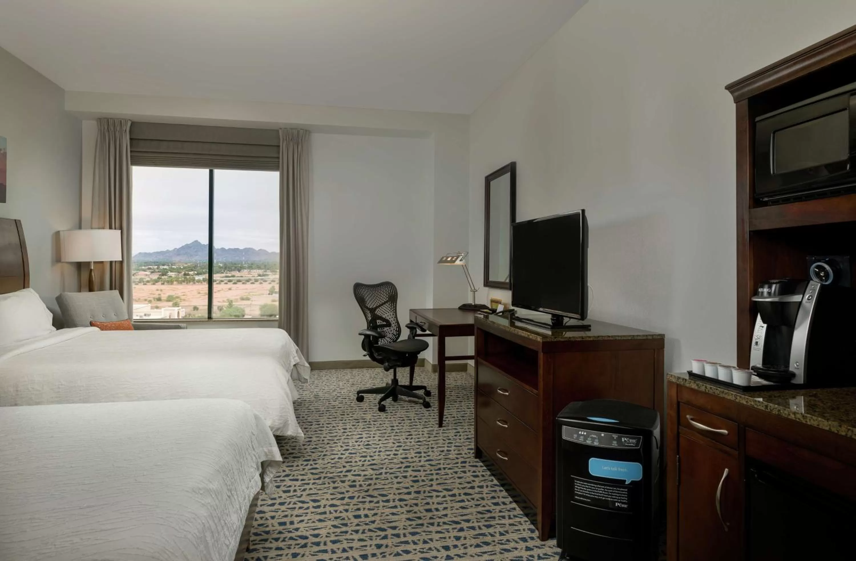 Bedroom, Bed in Hilton Garden Inn Phoenix Airport North