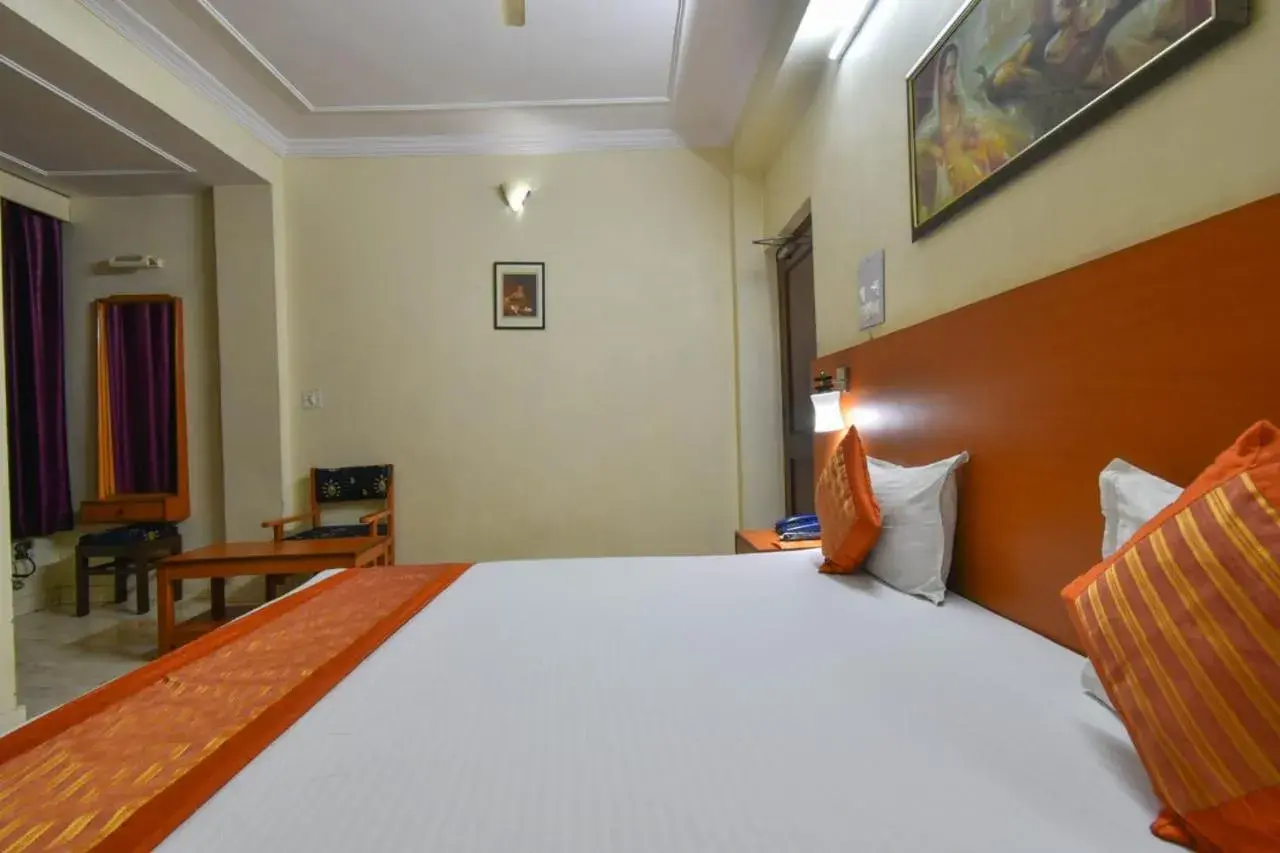 Bed in Hotel Jaisingh Palace Bed in Hotel Jaisingh Palace