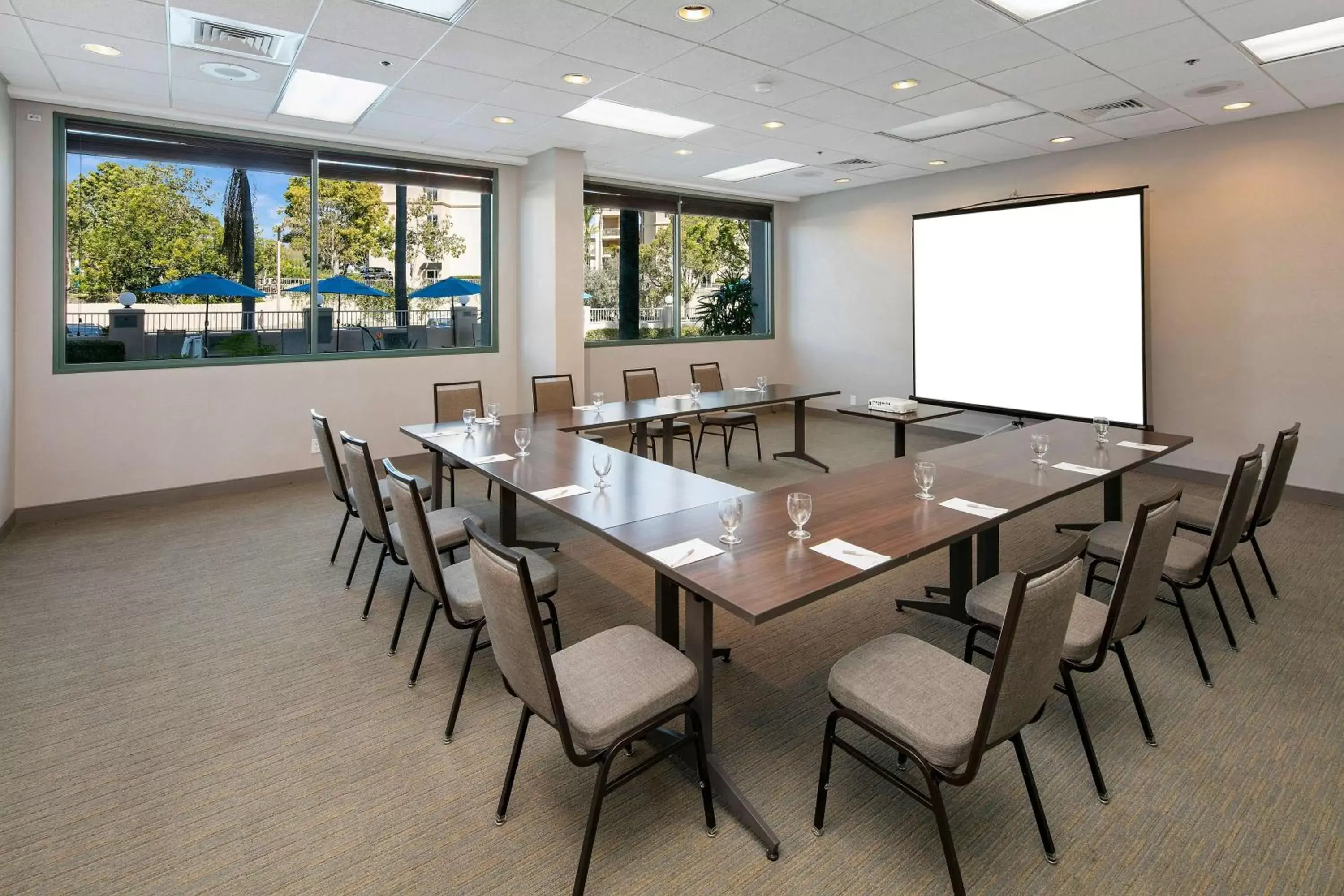 Meeting/conference room in Country Inn & Suites by Radisson, San Diego North, CA