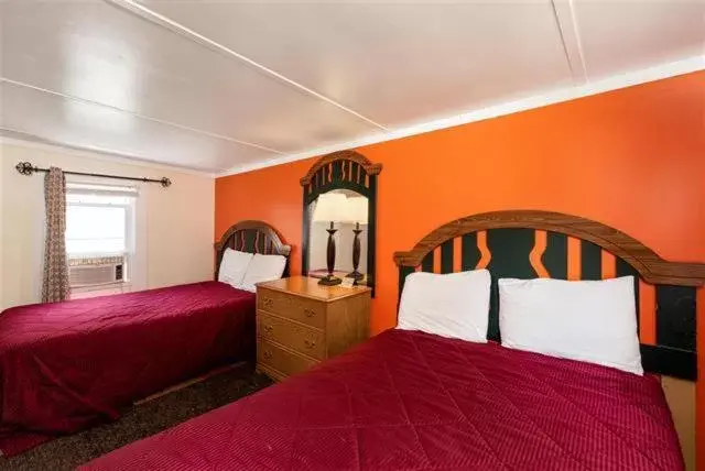 Two-Bedroom Cottage in Perry's Motel and Cottages Two-Bedroom Cottage in Perry's Motel and Cottages