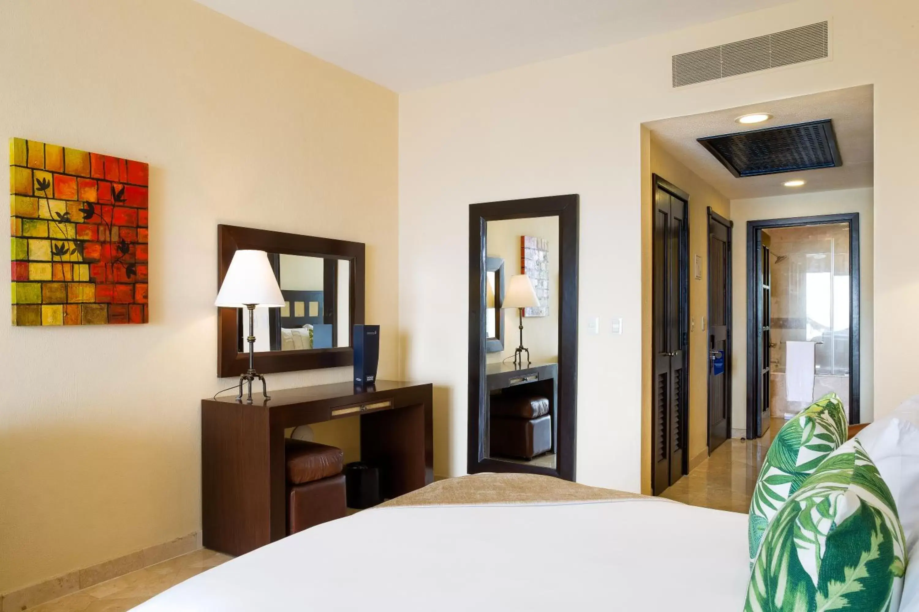 Bedroom, TV/Entertainment Center in Garza Blanca Preserve Resort & Spa