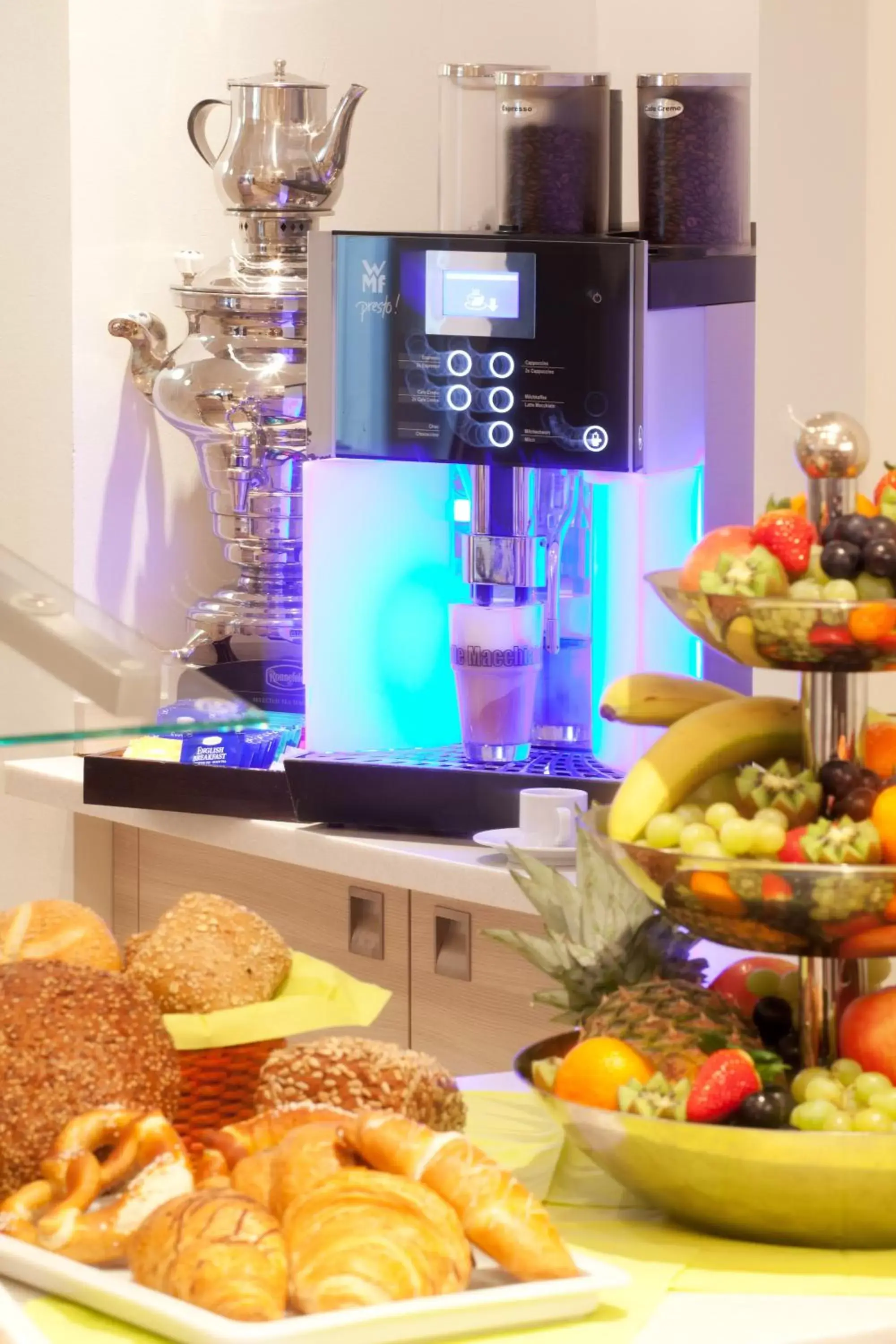 Restaurant/places to eat in H+ Hotel München Restaurant/places to eat in H+ Hotel München