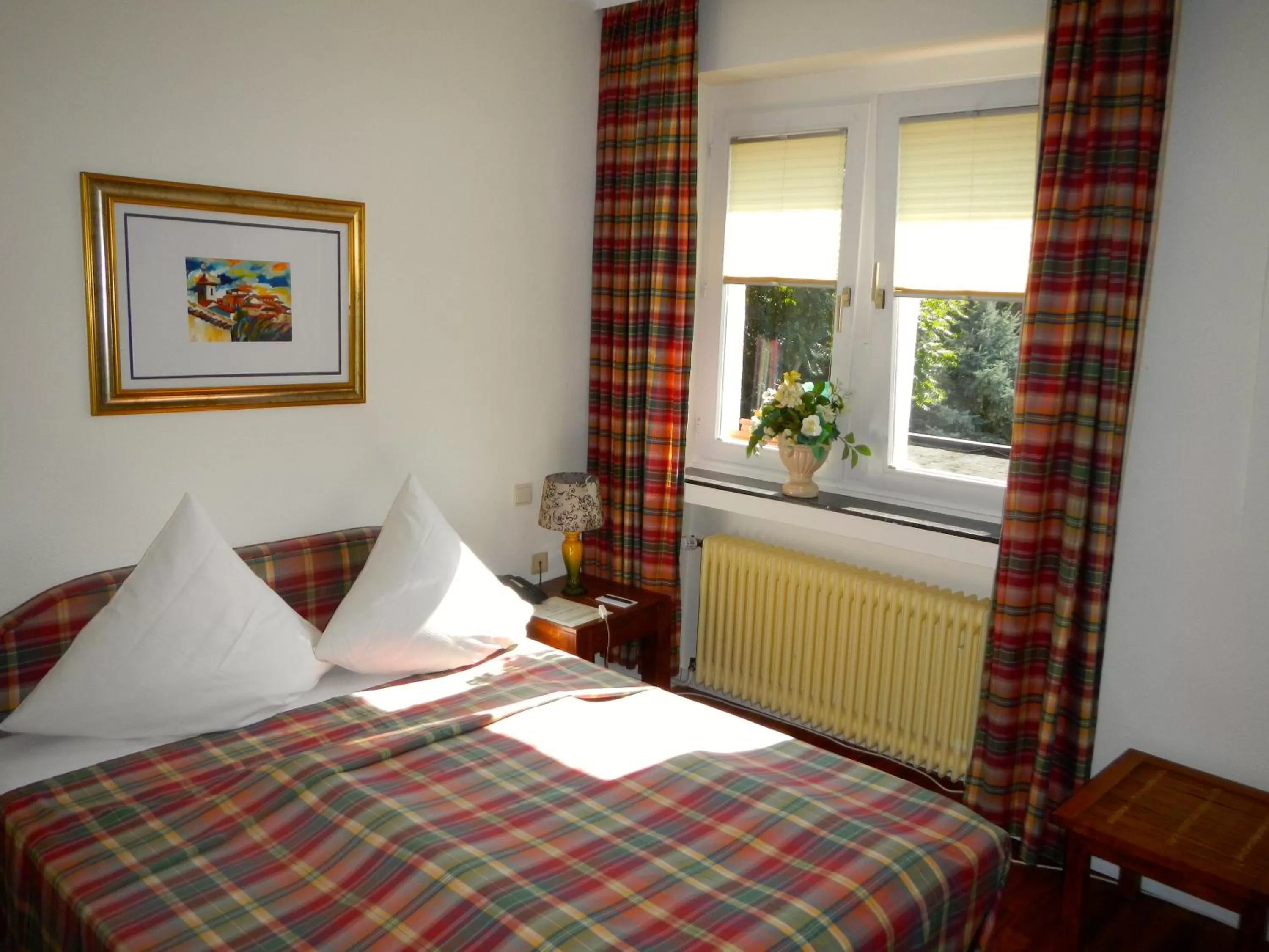 Photo of the whole room, Bed in Hotel Villa Meererbusch
