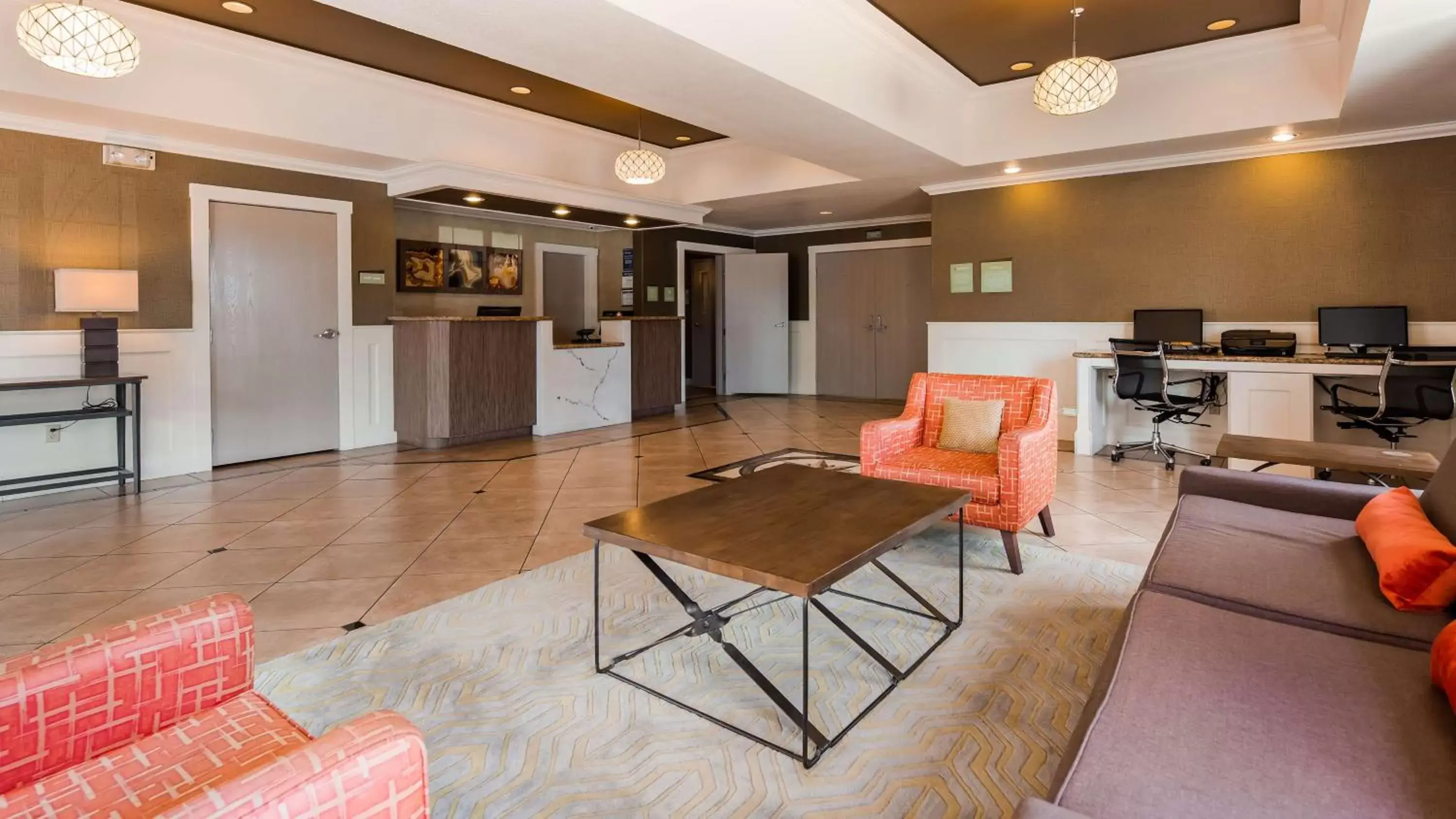 Lobby or reception in Best Western Plus Rama Inn & Suites