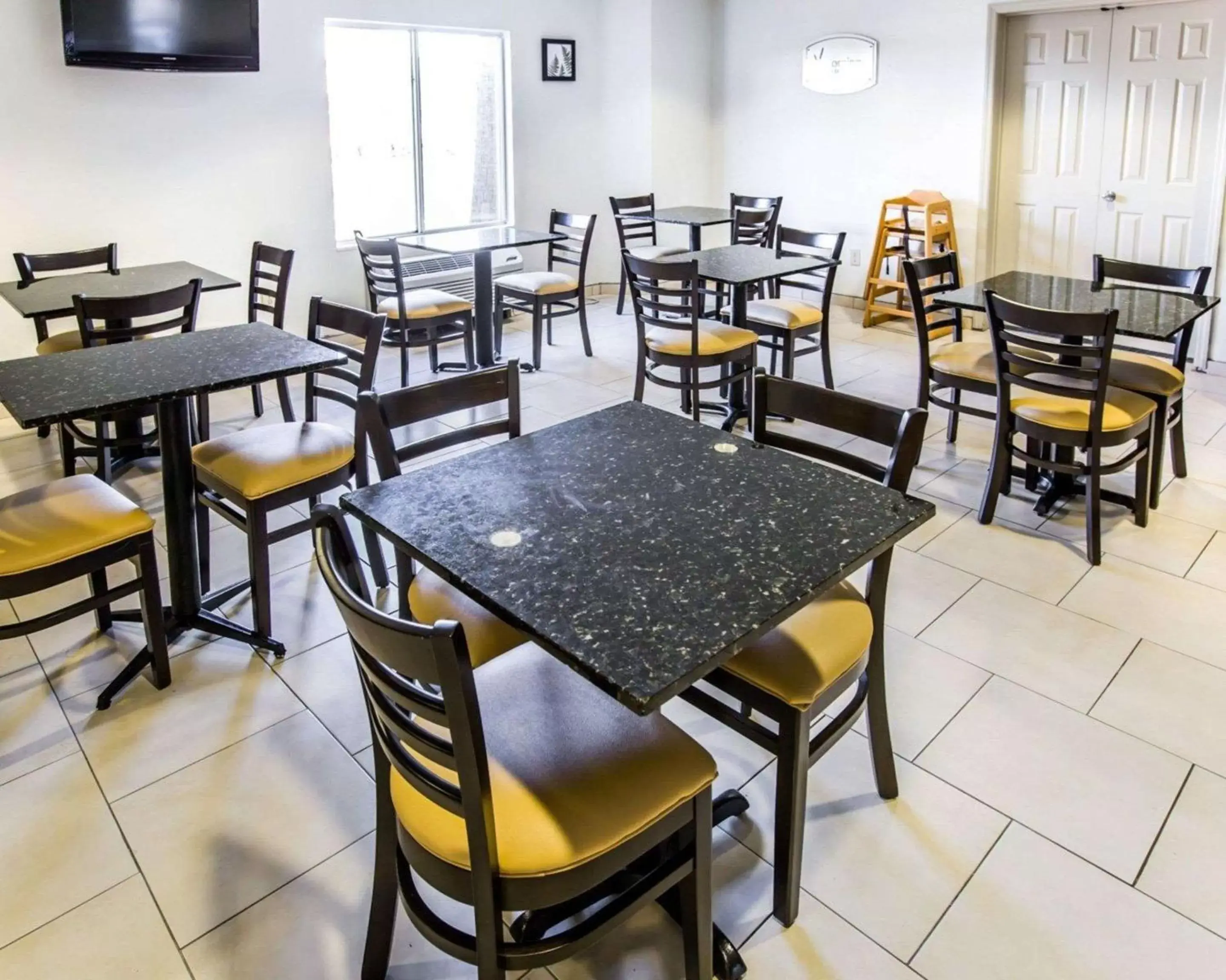 Restaurant/places to eat in Sleep Inn Myrtle Beach near Outlets Restaurant/places to eat in Sleep Inn Myrtle Beach near Outlets