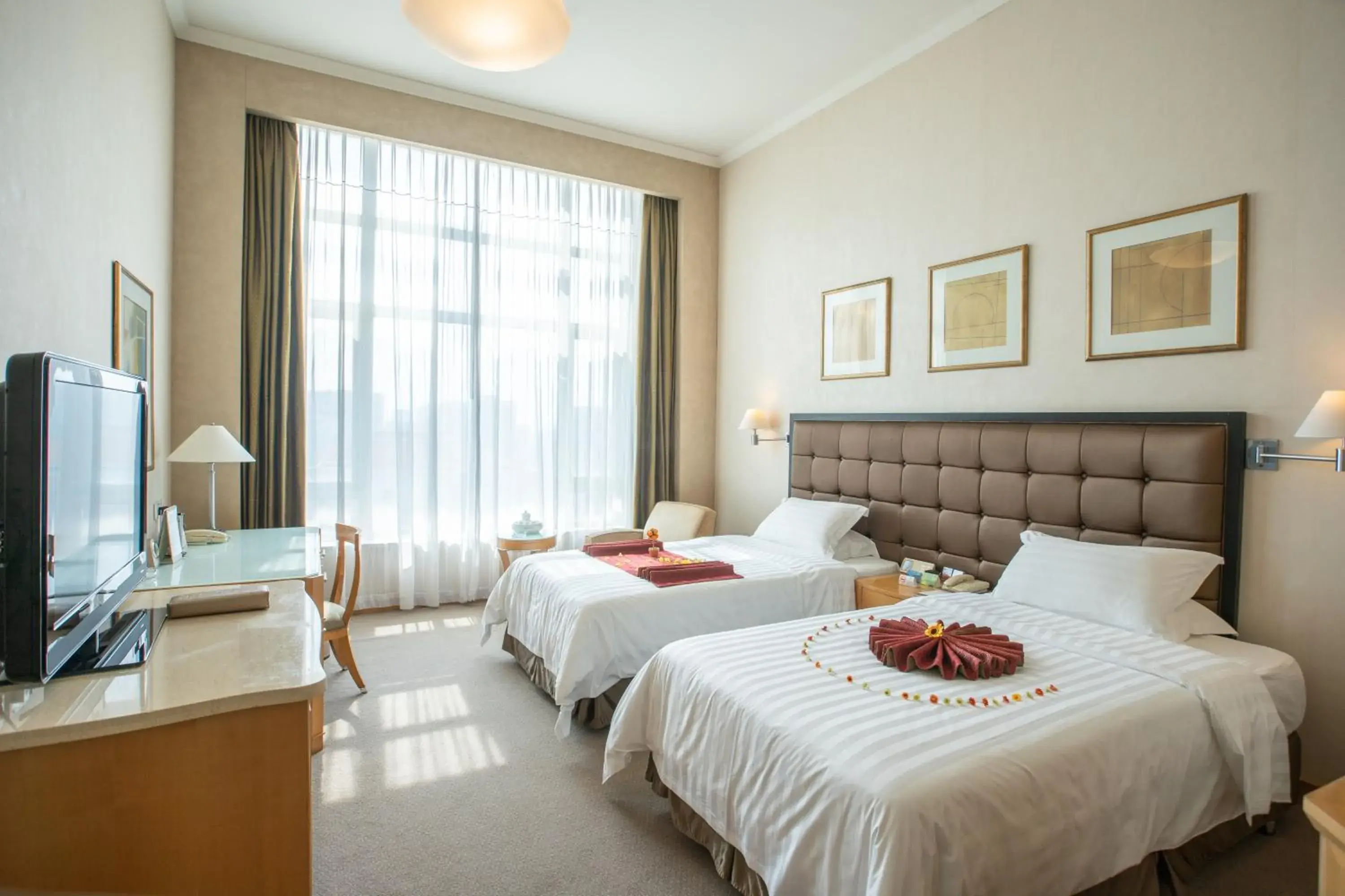 Bedroom, Bed in Shantou Junhua Haiyi Hotel